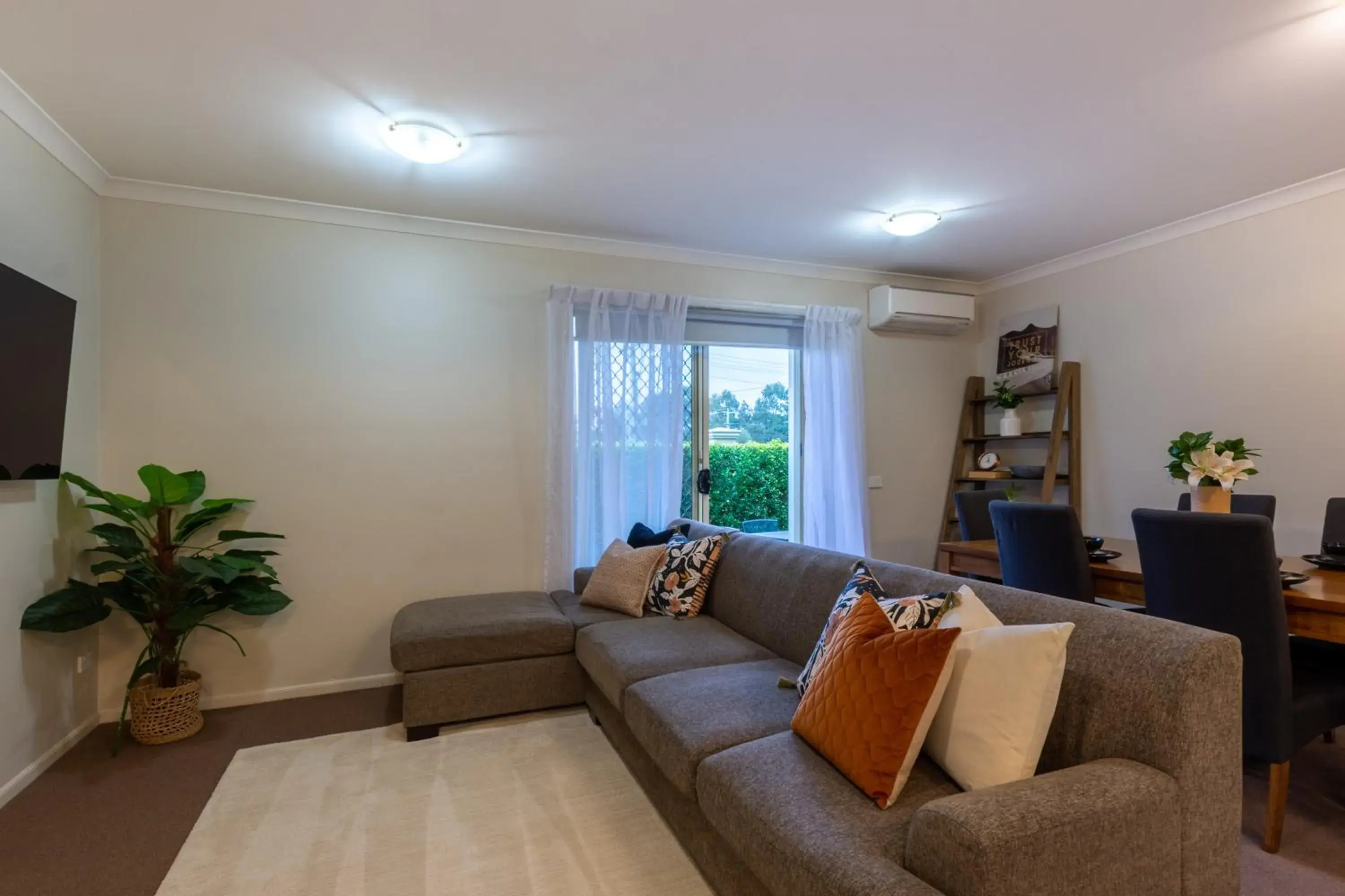 Superior Two-Bedroom Apartment - Courtyard Access in Lifestyle Apartments at Ferntree Superior Two-Bedroom Apartment - Courtyard Access in Lifestyle Apartments at Ferntree