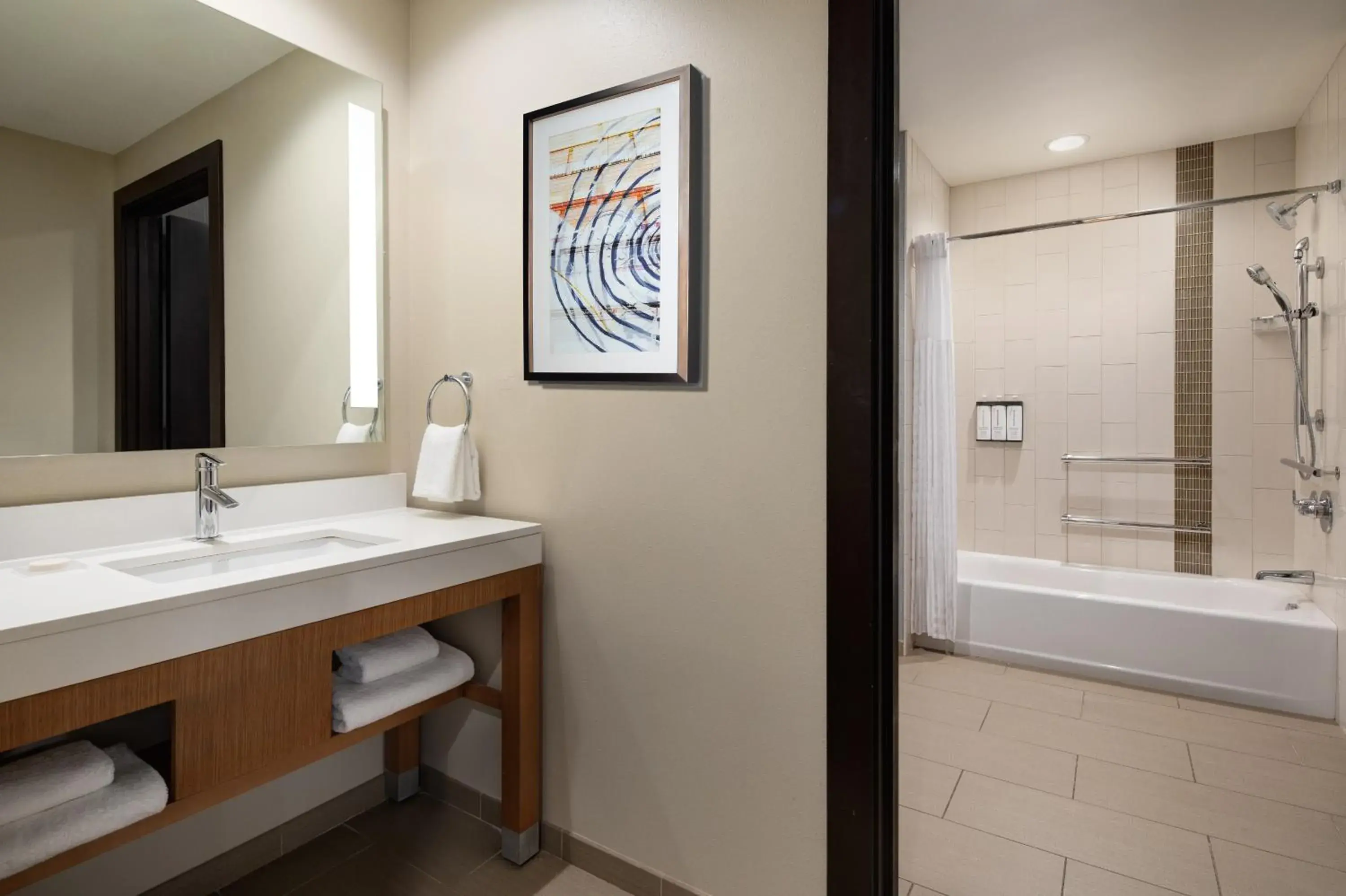 Queen Room with Two Queen Beds and Accessible Tub - Disability Access in Hyatt Place Grand Rapids Downtown Queen Room with Two Queen Beds and Accessible Tub - Disability Access in Hyatt Place Grand Rapids Downtown