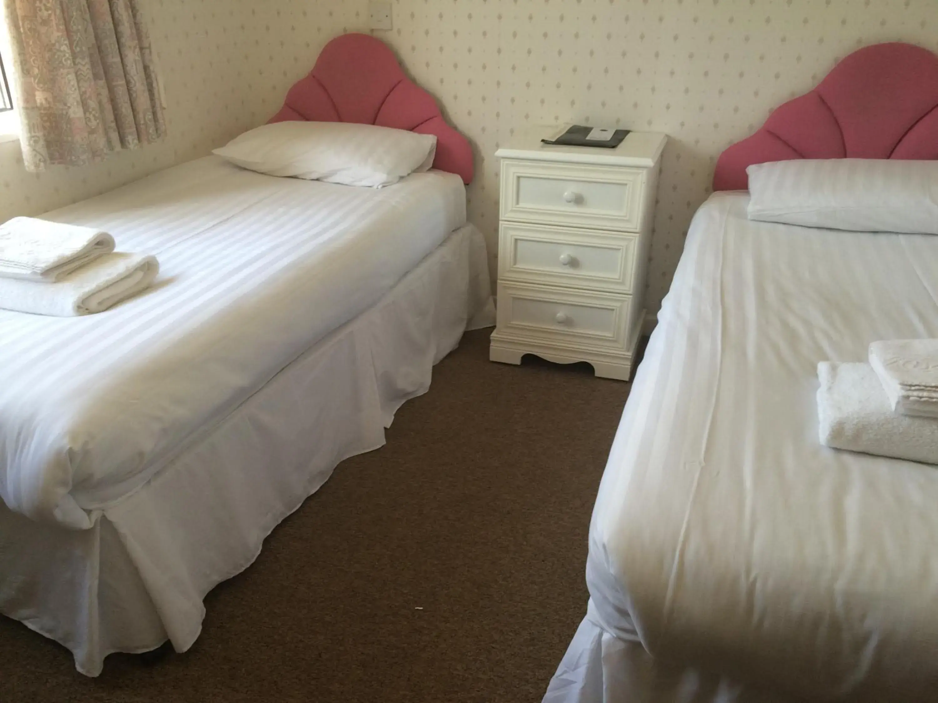 Twin Room in The Wight Bay Hotel - Isle of Wight Twin Room in The Wight Bay Hotel - Isle of Wight