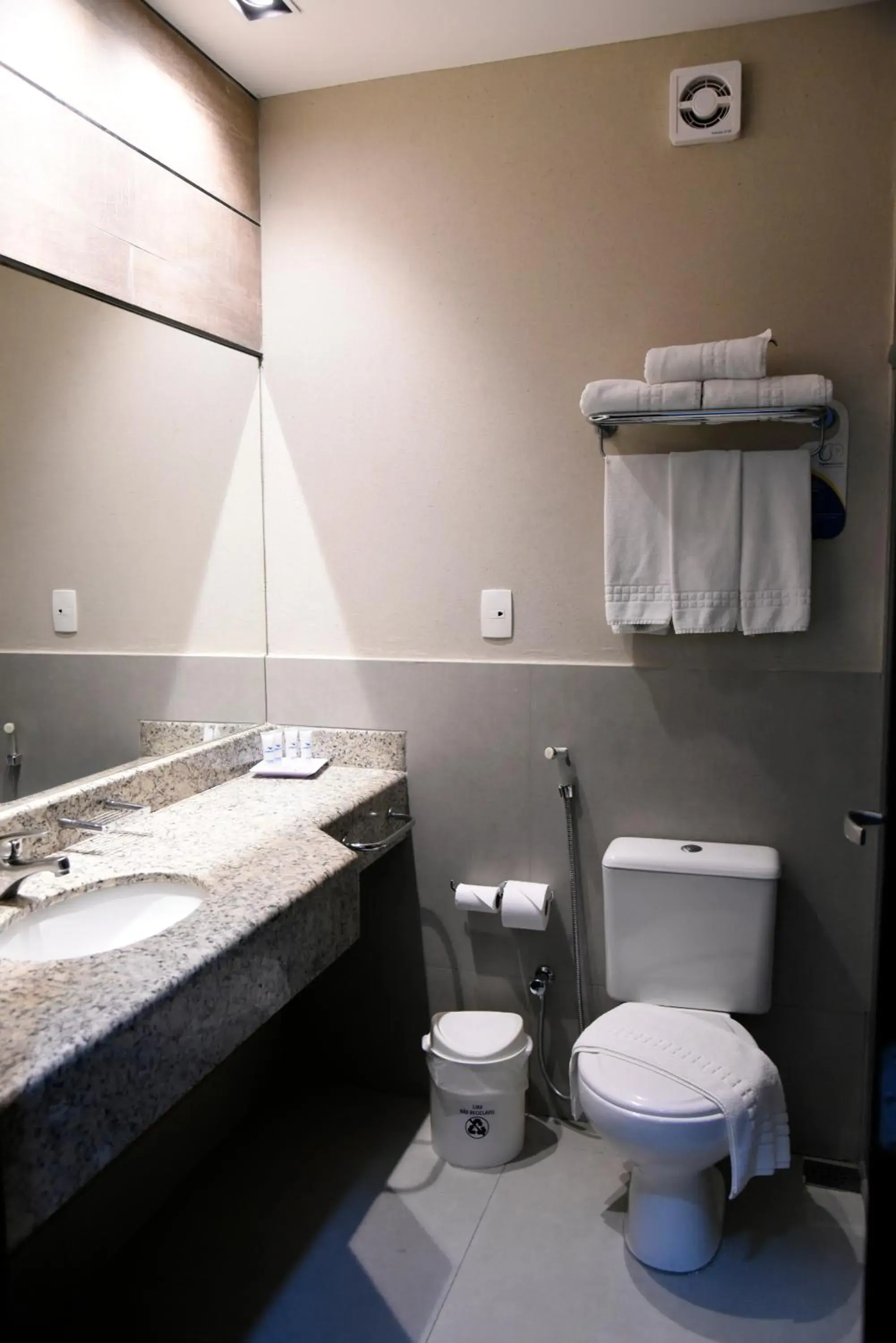 Superior Triple Room in Golden Blue Hotel Superior Triple Room in Golden Blue Hotel