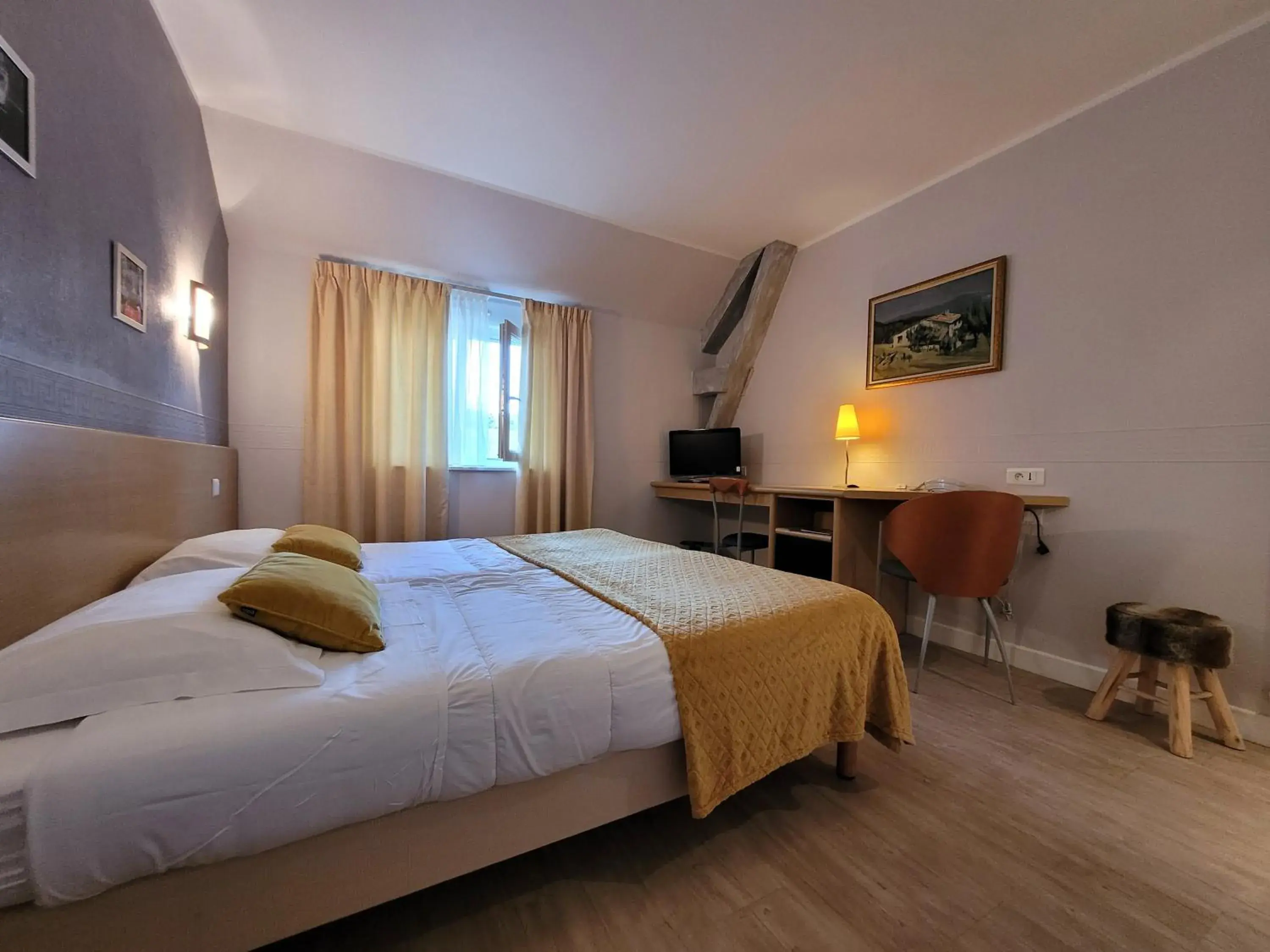 Superior Twin Room in Hotel Fouillade Superior Twin Room in Hotel Fouillade