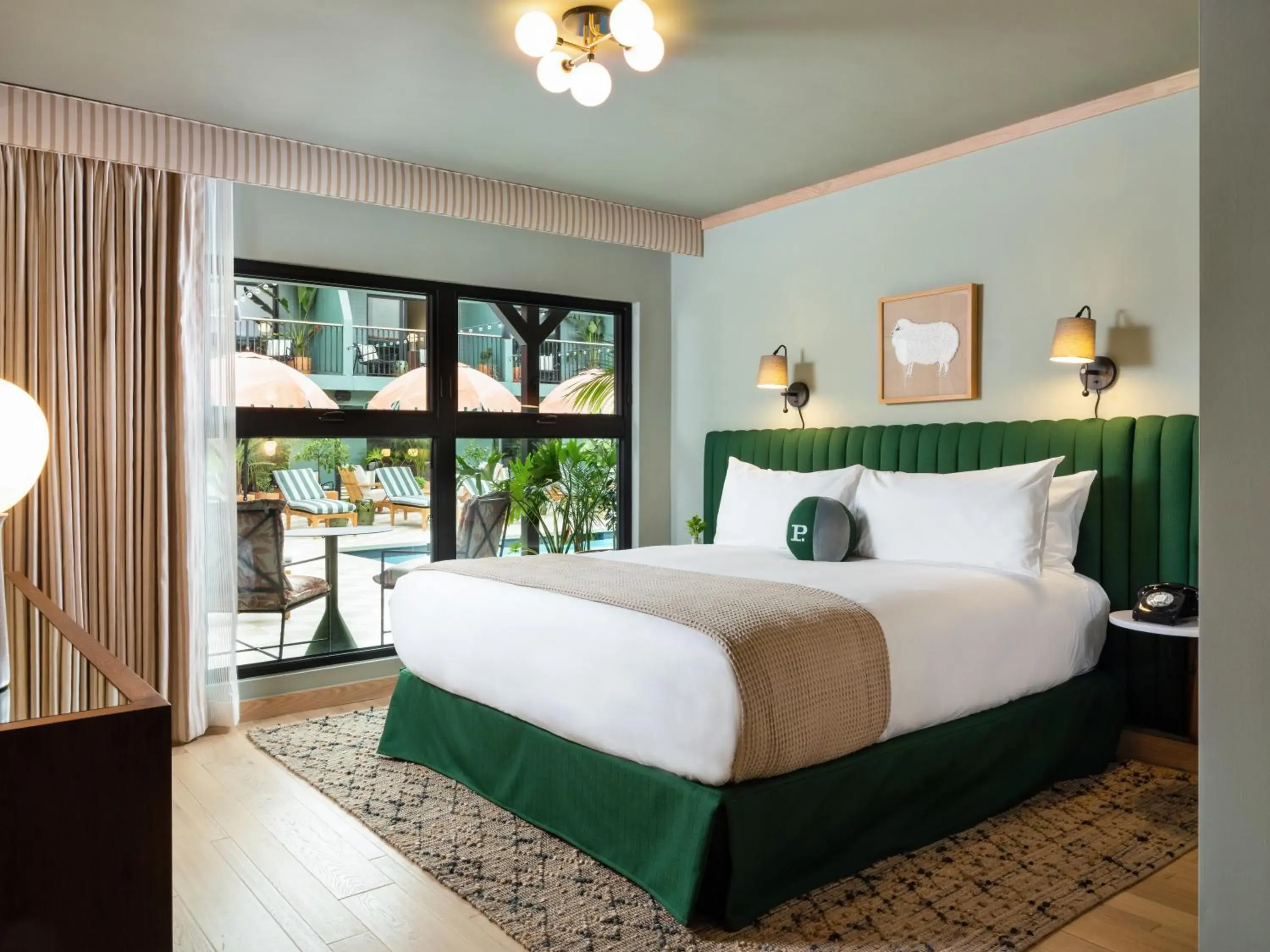 King Room with Pool View in Palihotel Hollywood near Universal Studios King Room with Pool View in Palihotel Hollywood near Universal Studios