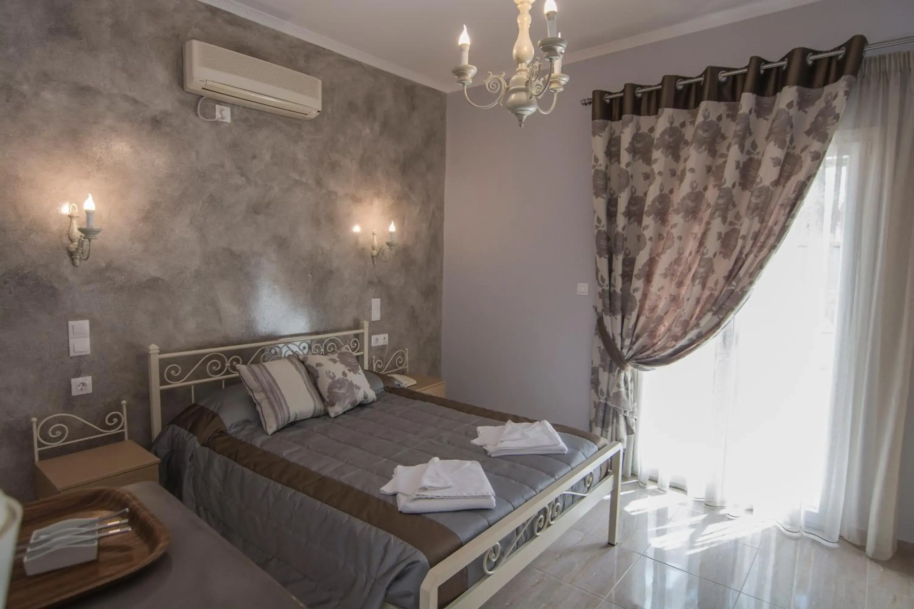 Double Room in Polydefkis Hotel Double Room in Polydefkis Hotel