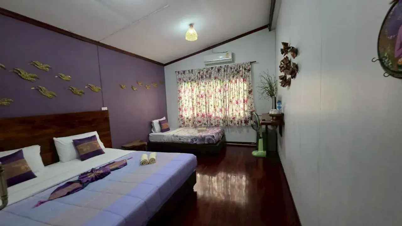 Deluxe Triple Room in The Park Ayutthaya Resort And Spa Deluxe Triple Room in The Park Ayutthaya Resort And Spa