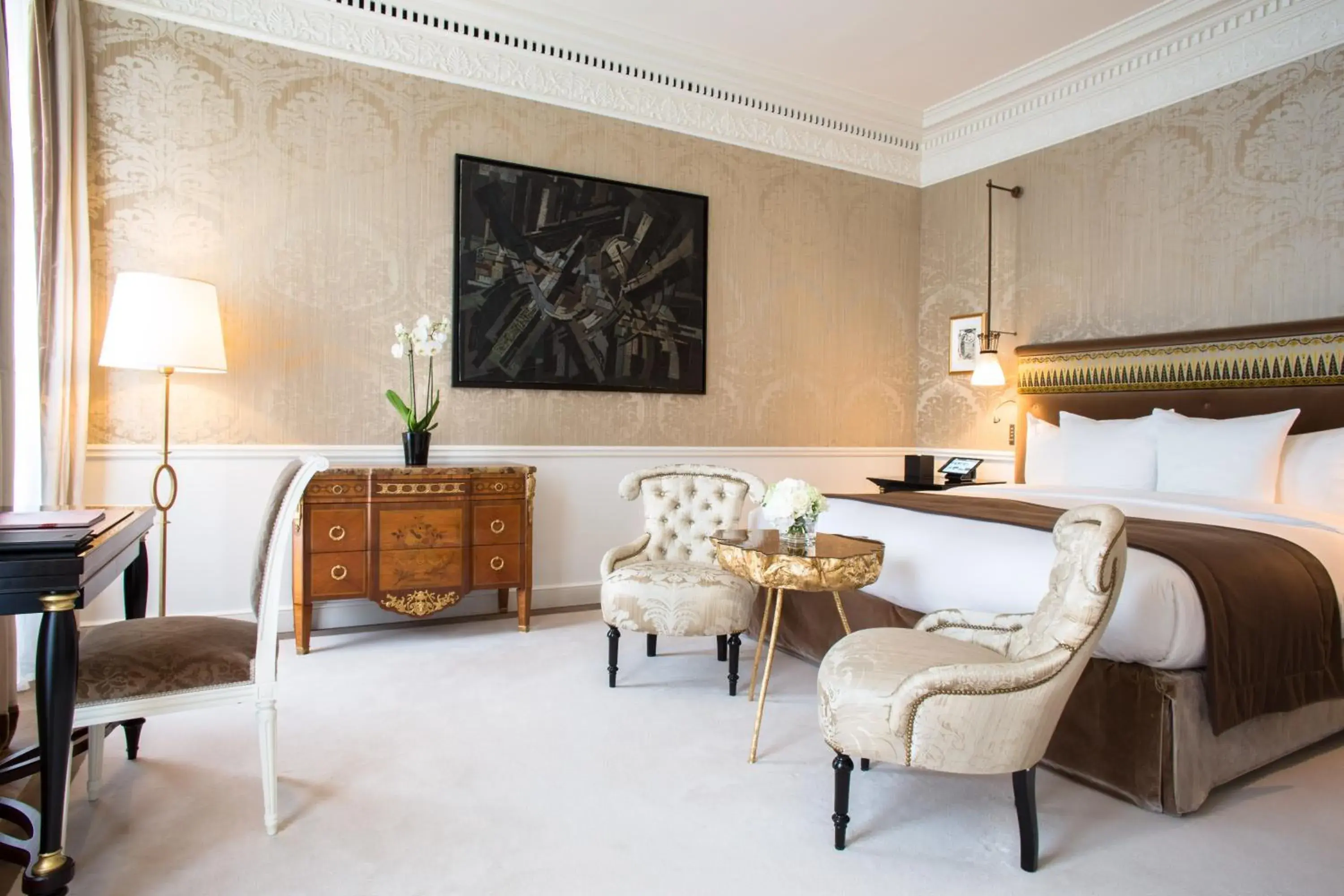 Premier Room in La Réserve Paris Hotel & Spa Premier Room in La Réserve Paris Hotel & Spa