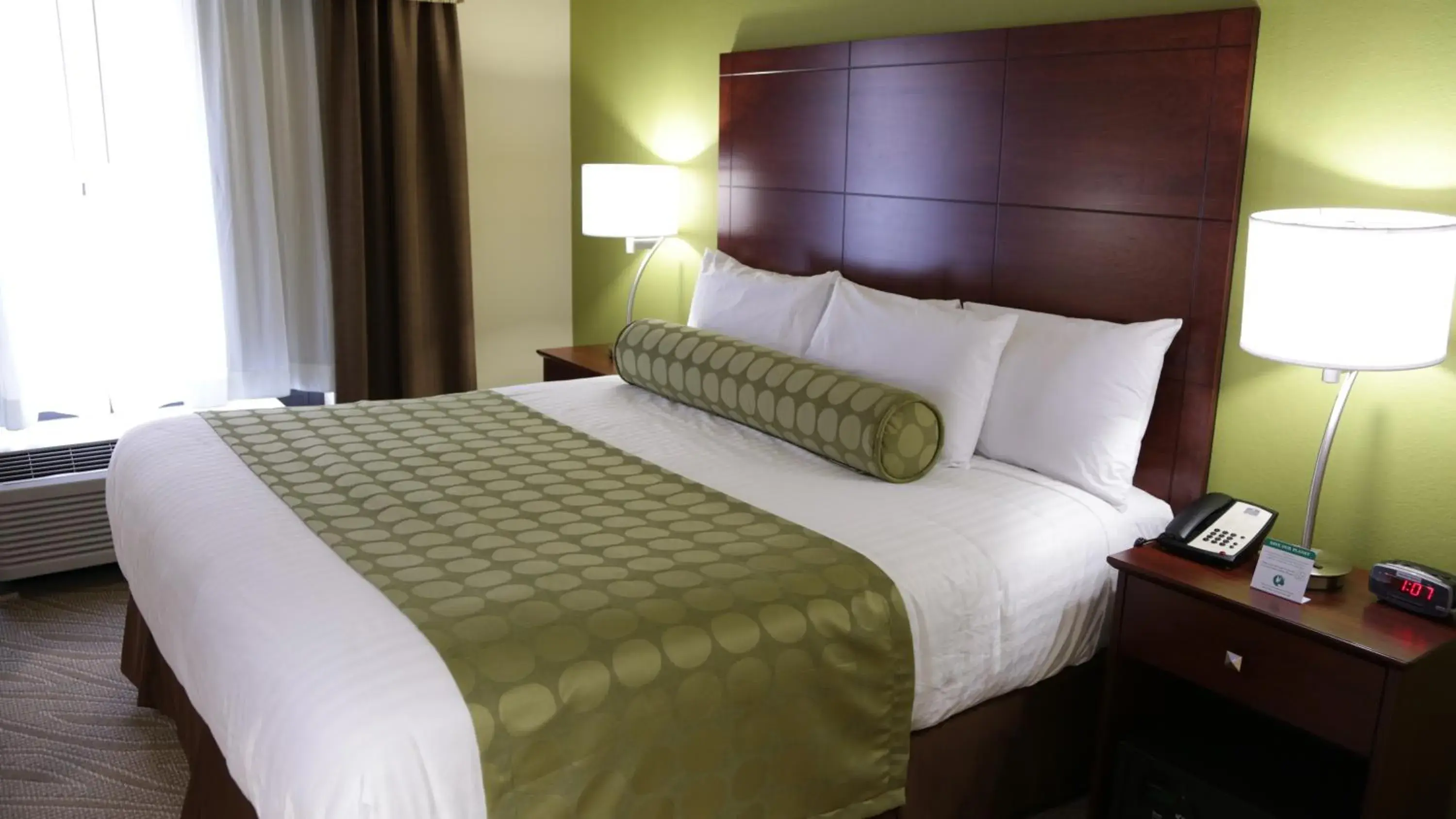King Room - Disability Access in Cobblestone Inn & Suites - Marquette King Room - Disability Access in Cobblestone Inn & Suites - Marquette