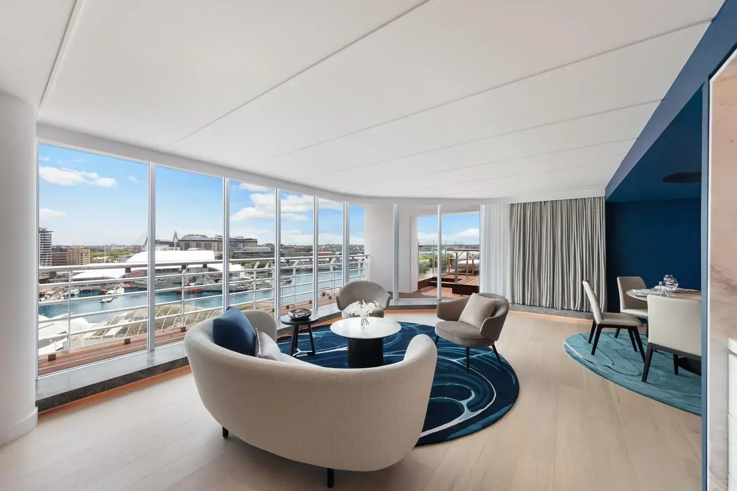 Suite with Terrace in Hyatt Regency Sydney Suite with Terrace in Hyatt Regency Sydney