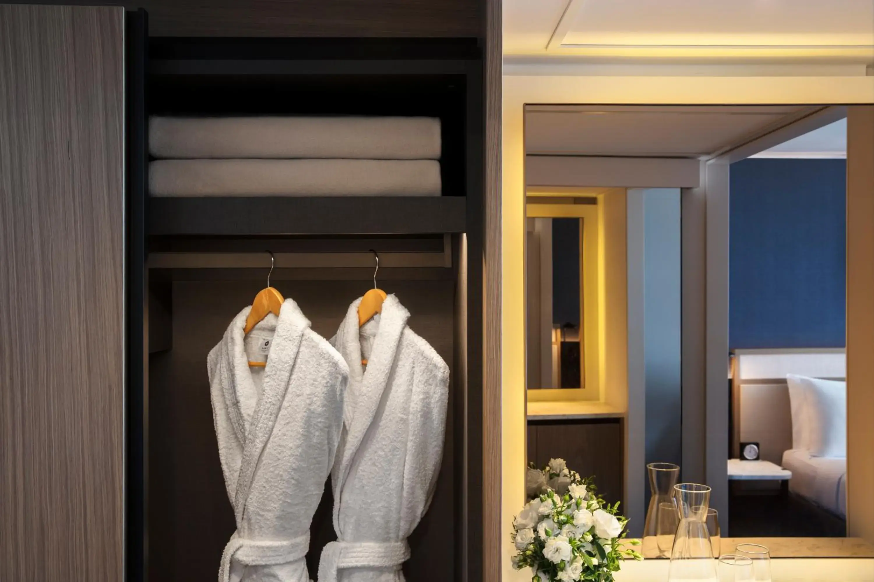 King Room with Darling Harbor View - Club Access in Hyatt Regency Sydney King Room with Darling Harbor View - Club Access in Hyatt Regency Sydney