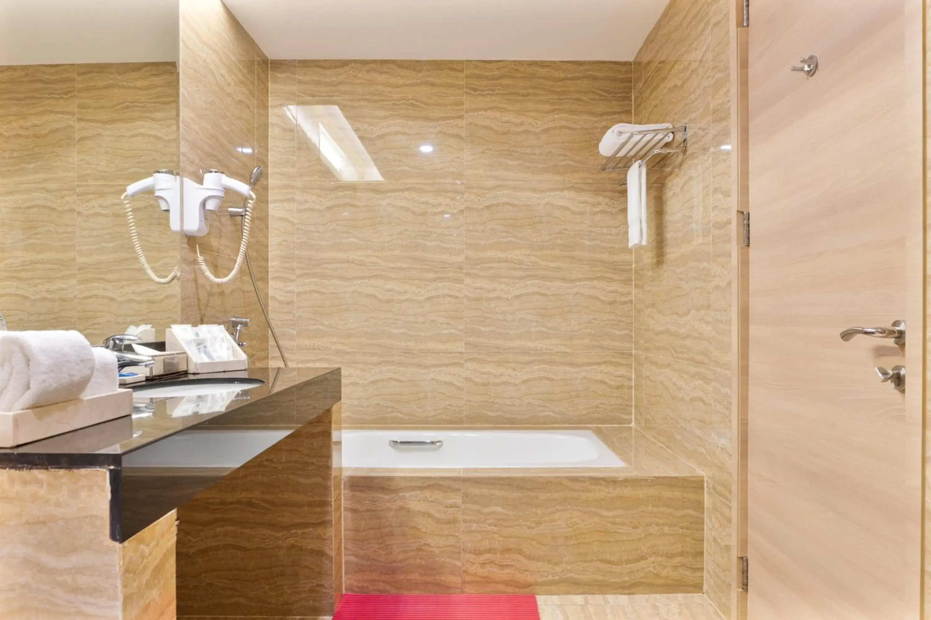 Junior Suite in Four Points by Sheraton Medan Junior Suite in Four Points by Sheraton Medan