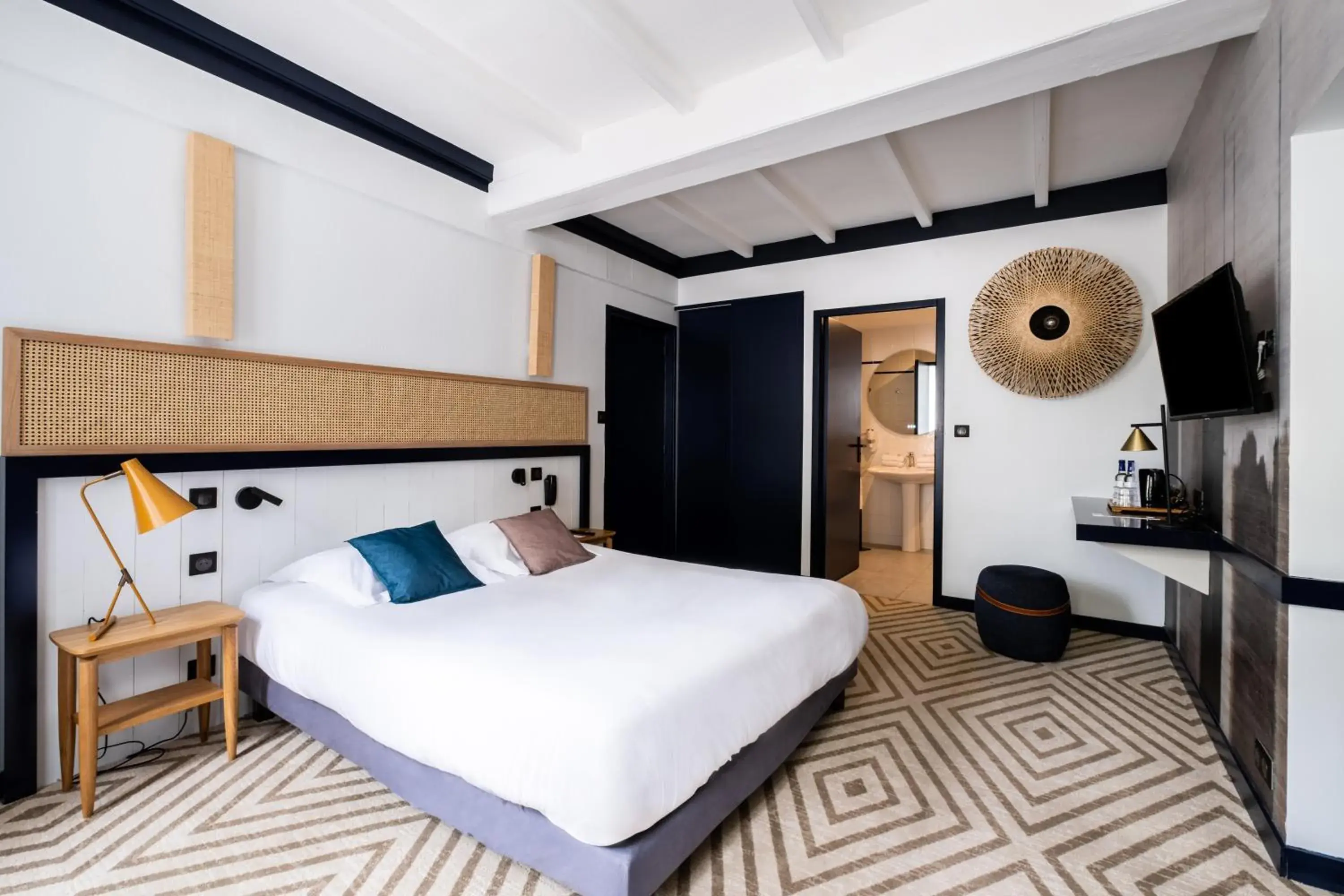 Standard Family Room in Hôtel Le Français Standard Family Room in Hôtel Le Français