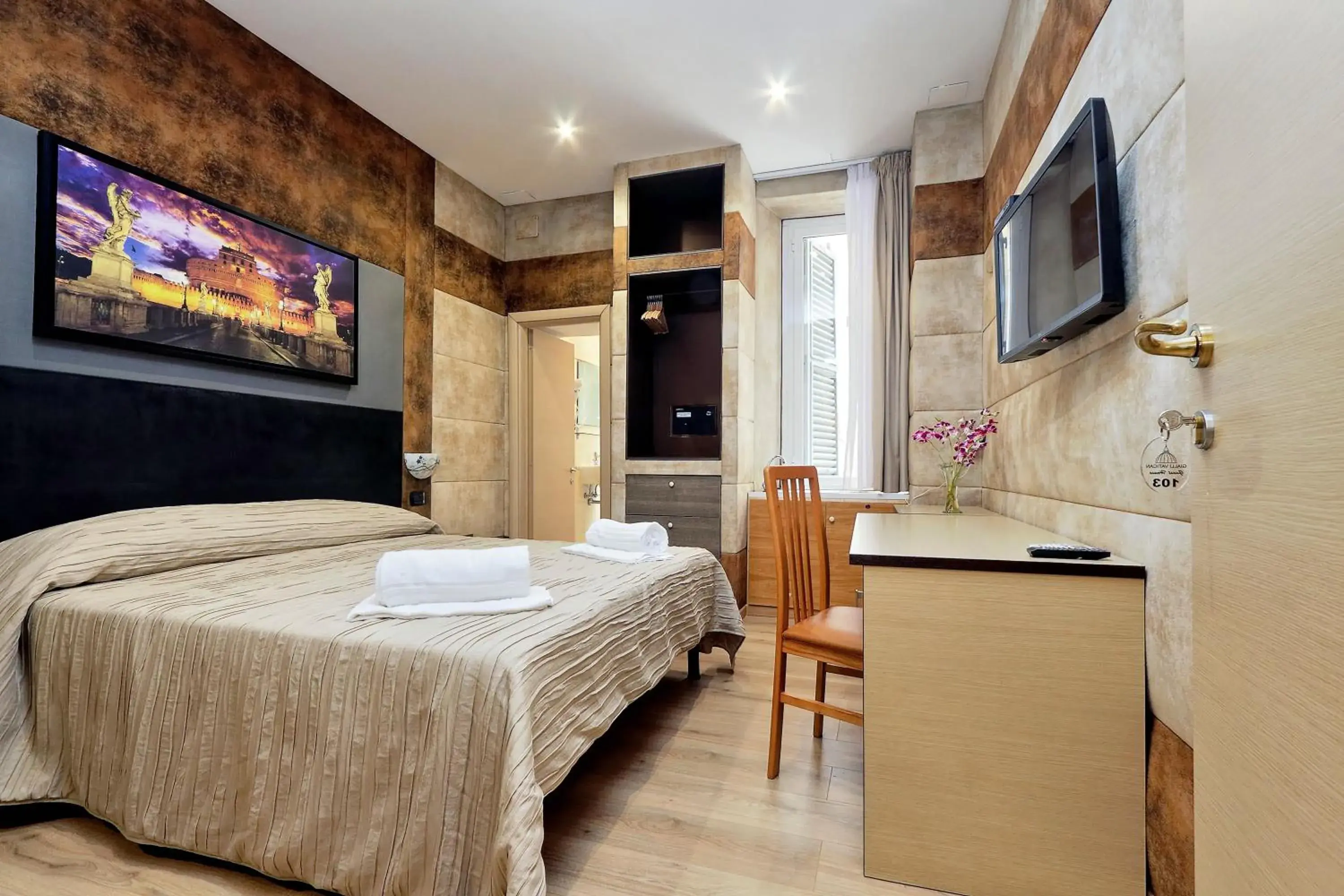 Superior Double Room in Gialli Vatican Guesthouse Superior Double Room in Gialli Vatican Guesthouse