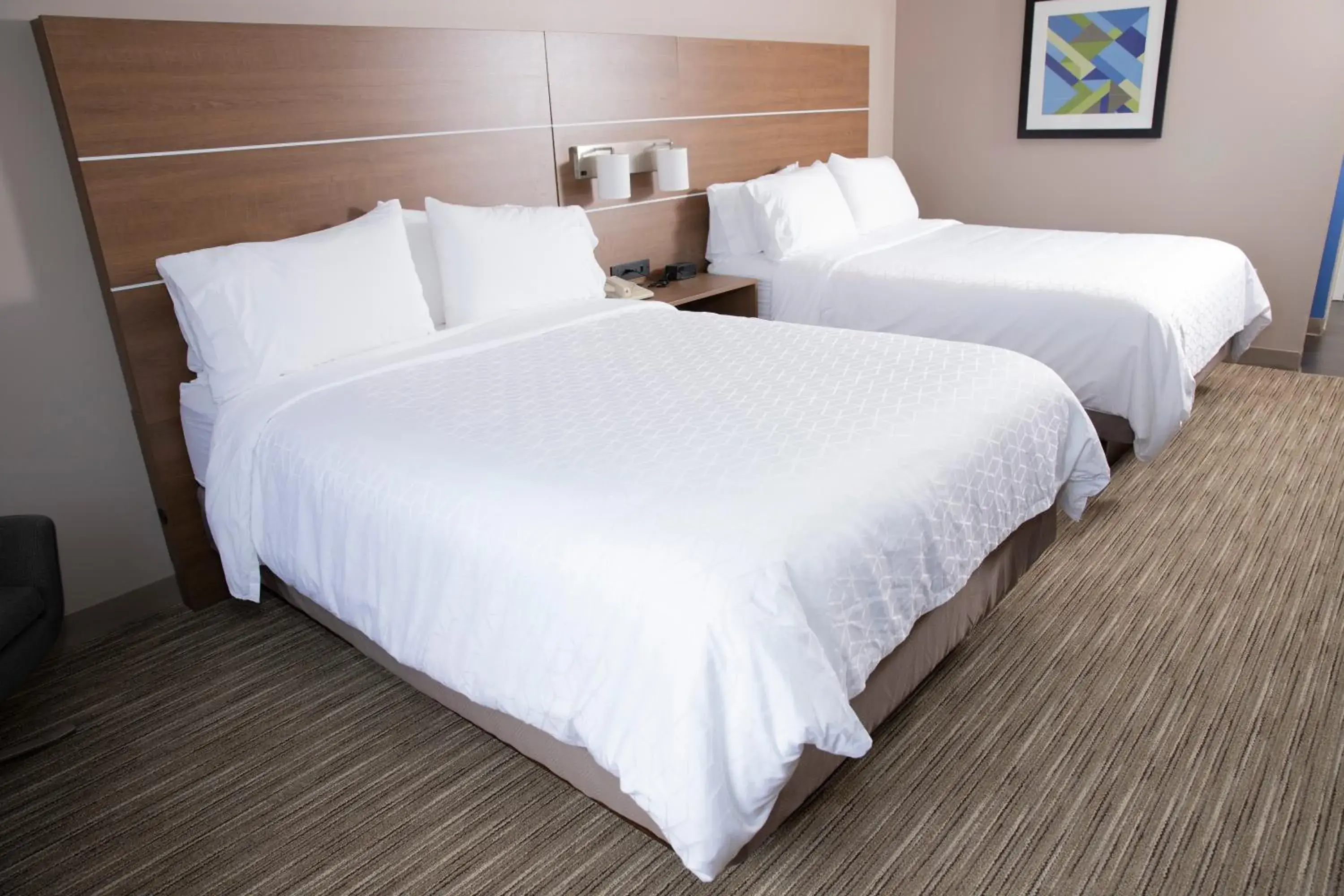 Twin Room - Mobility Access/Hearing Accessible in Holiday Inn Express - Toledo West - Napoleon by IHG Twin Room - Mobility Access/Hearing Accessible in Holiday Inn Express - Toledo West - Napoleon by IHG