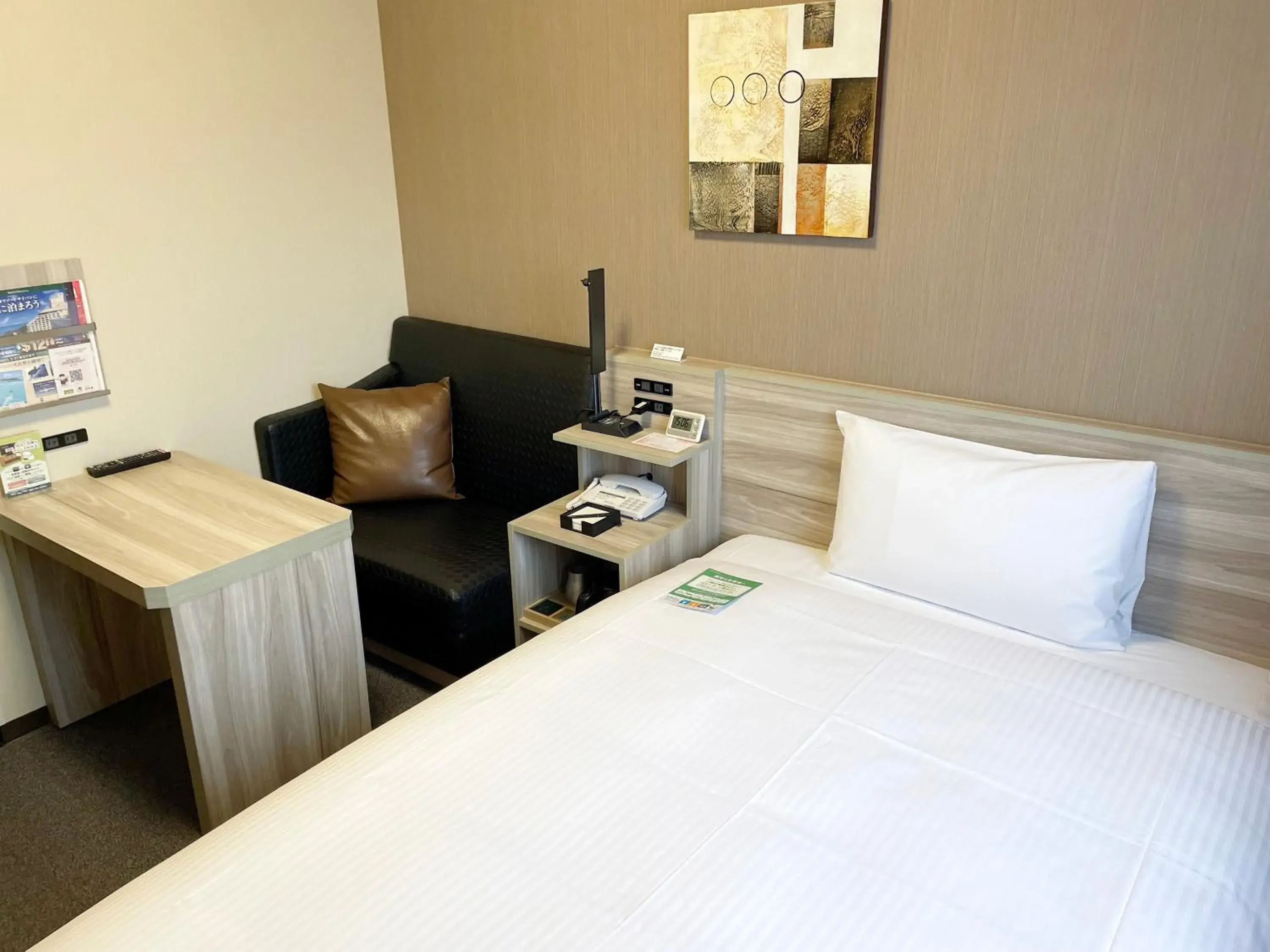 Standard Single Room - single occupancy - Non-Smoking in Hotel Route-Inn Takefu Inter Standard Single Room - single occupancy - Non-Smoking in Hotel Route-Inn Takefu Inter