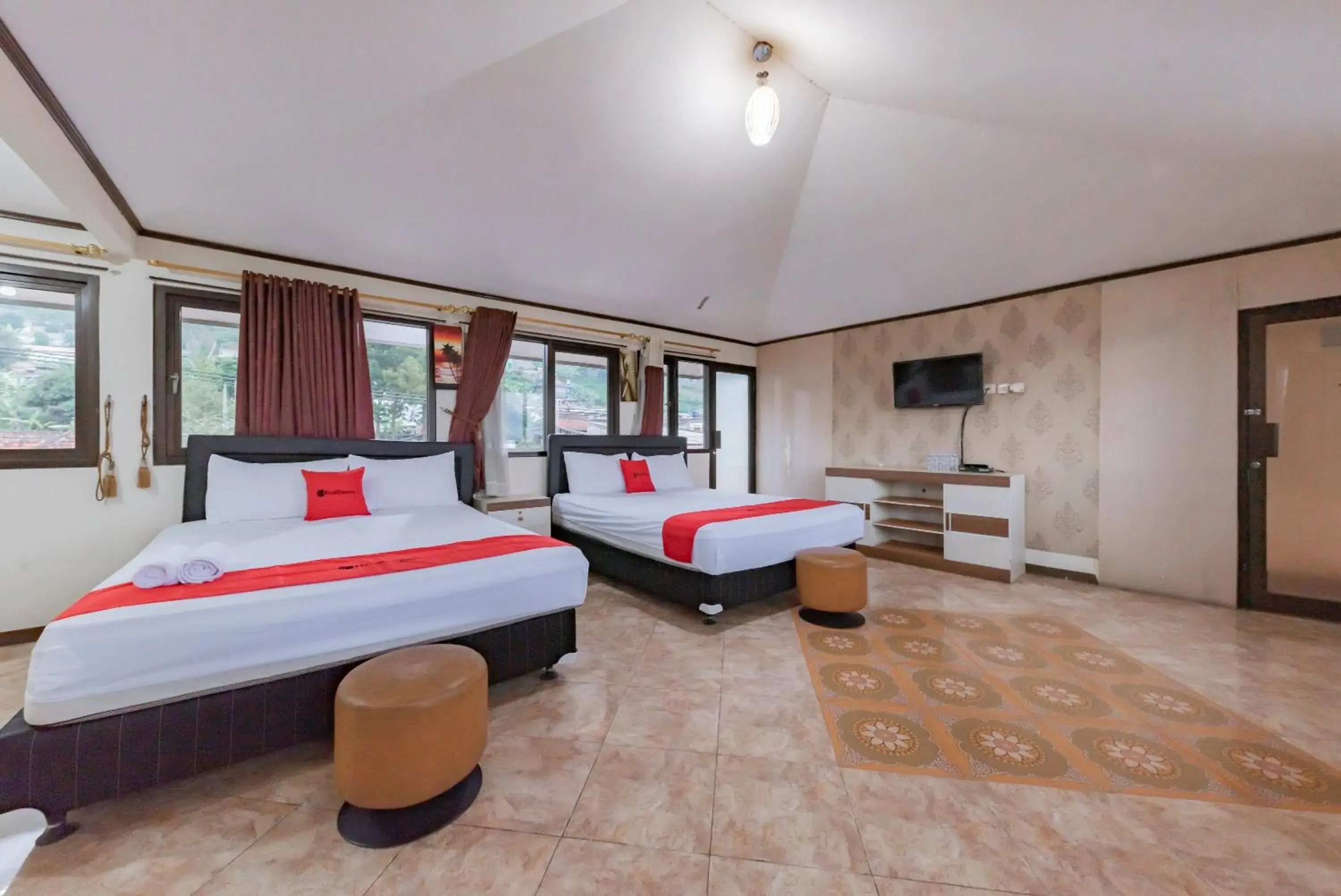 Family Room in Vaccinated Staff - OYO 677 Rianes Family Guest House Family Room in Vaccinated Staff - OYO 677 Rianes Family Guest House