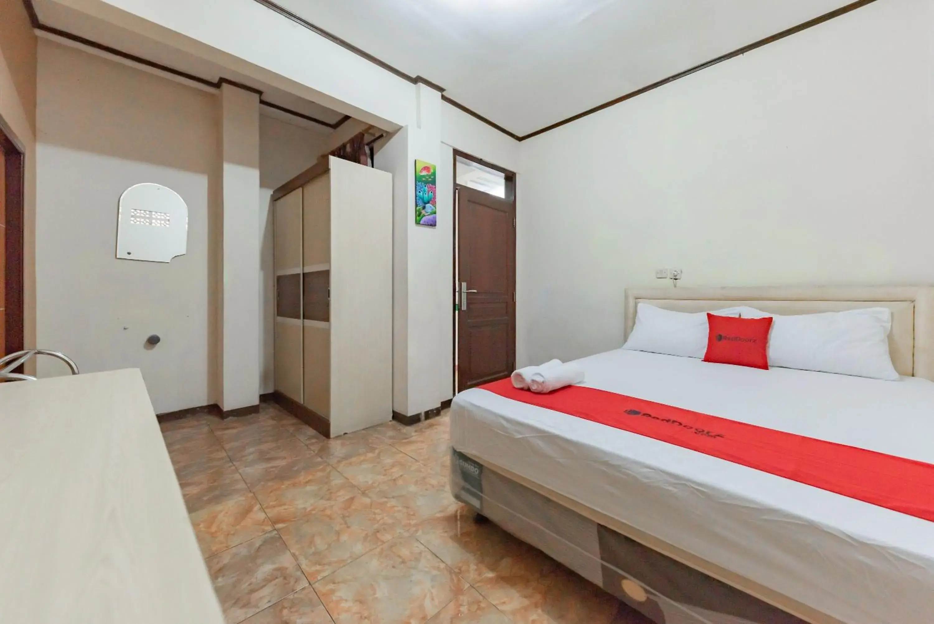 Standard Double Room in Vaccinated Staff - OYO 677 Rianes Family Guest House Standard Double Room in Vaccinated Staff - OYO 677 Rianes Family Guest House