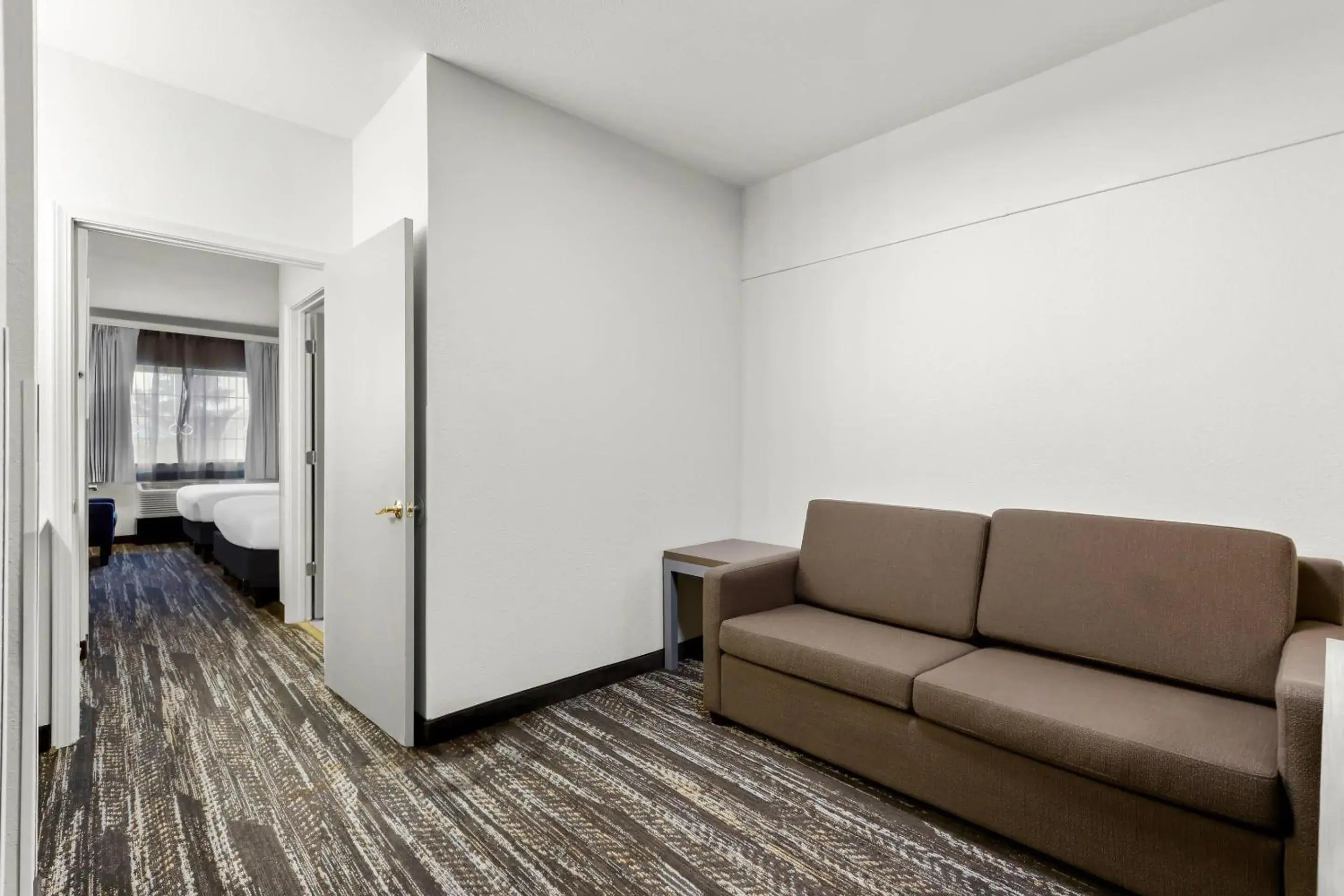 King Suite - Non-Smoking in Clarion Suites Anchorage Downtown King Suite - Non-Smoking in Clarion Suites Anchorage Downtown