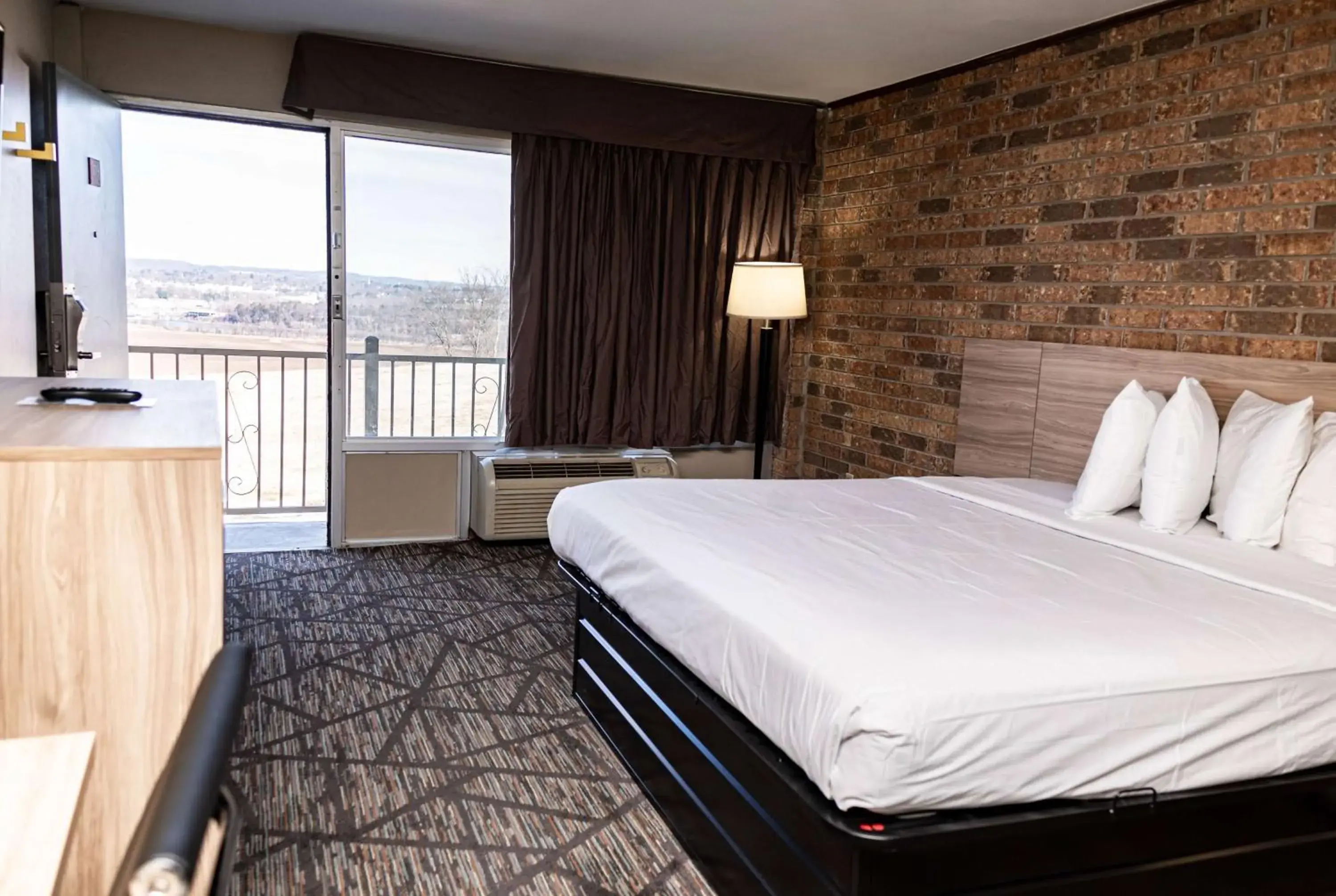 King Room - Non-Smoking in Days-Inn by Wyndham Batesville AR King Room - Non-Smoking in Days-Inn by Wyndham Batesville AR