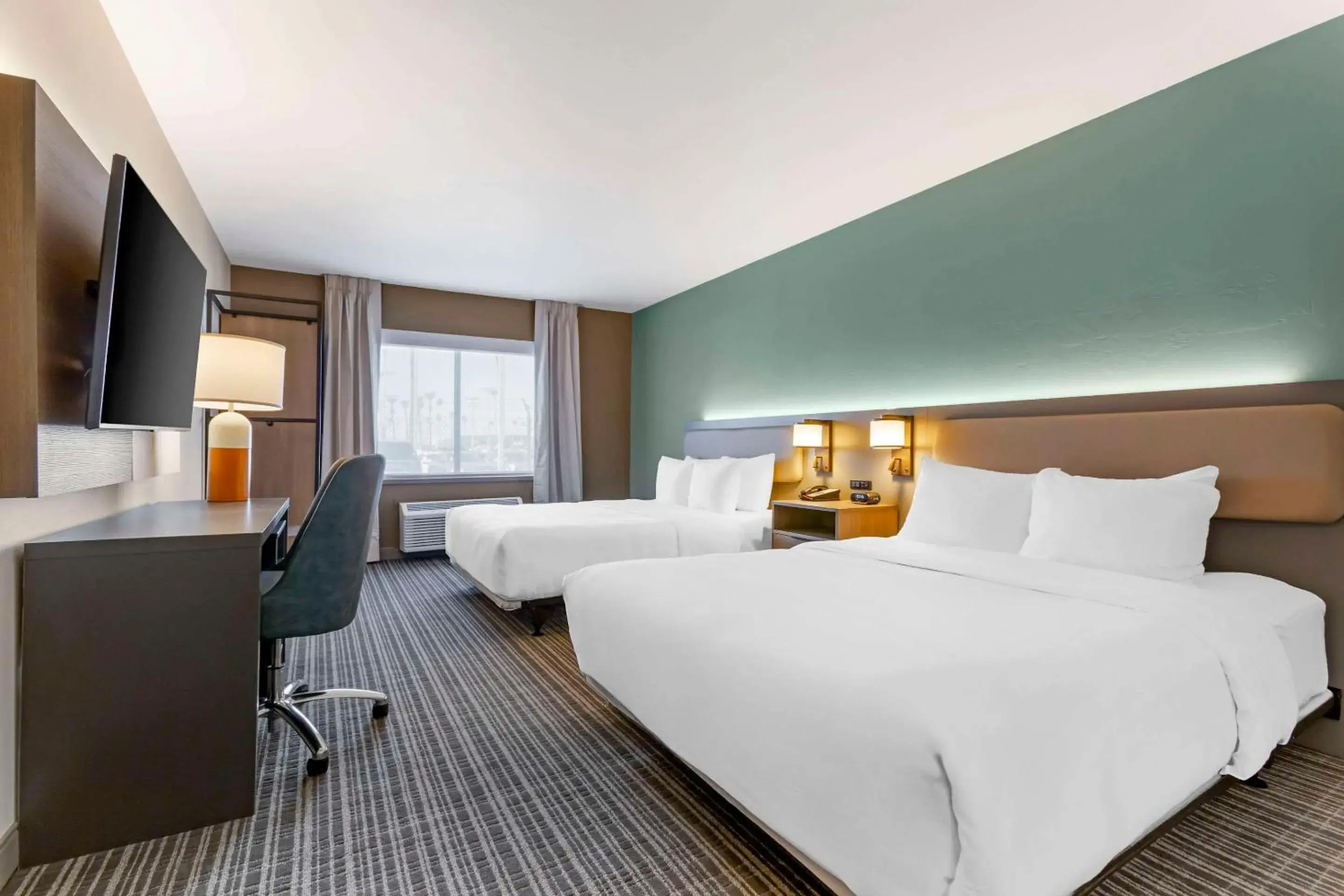 Suite with Two Queen Beds - Accessible/Non-Smoking in Comfort Suites at Tucson Mall Suite with Two Queen Beds - Accessible/Non-Smoking in Comfort Suites at Tucson Mall