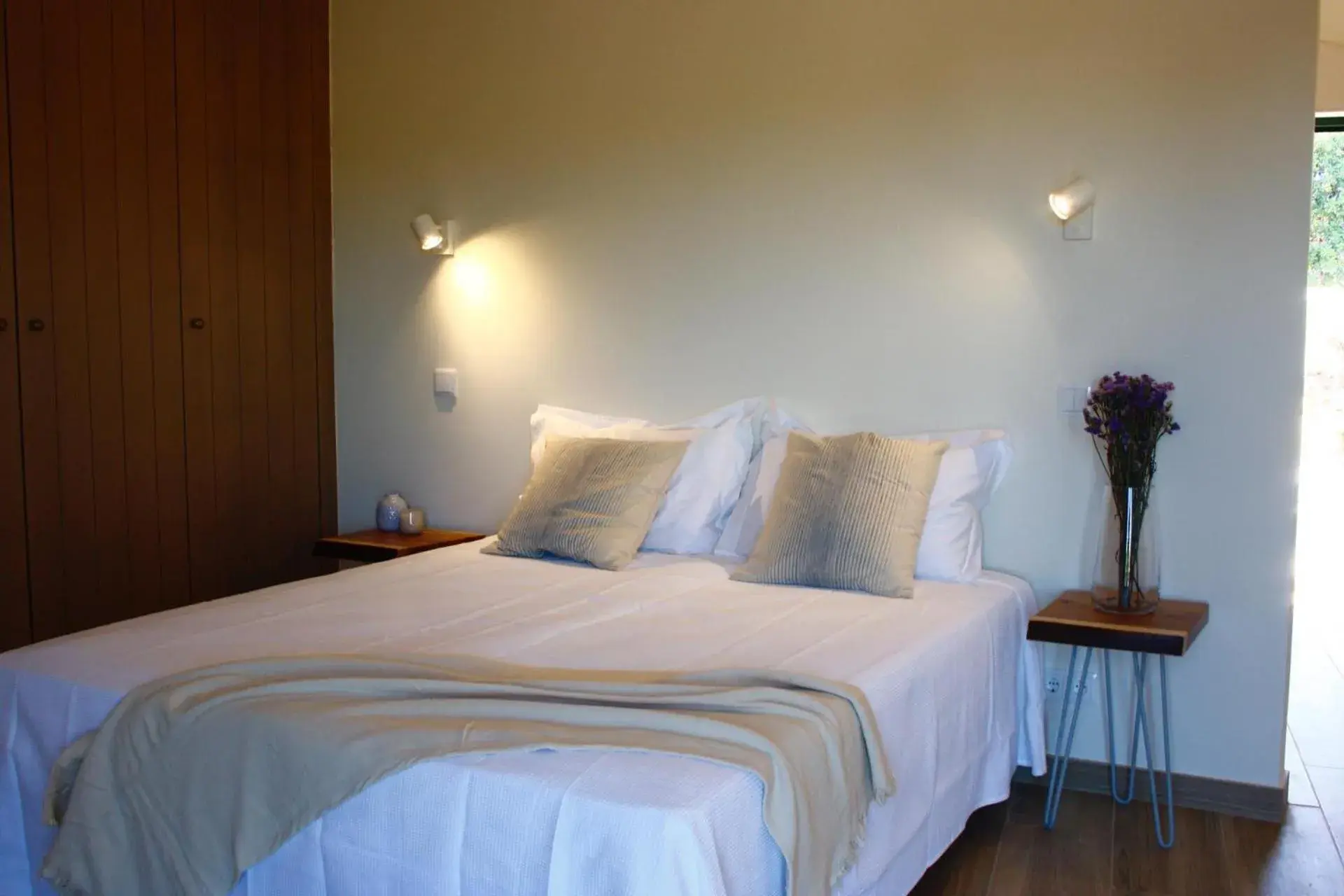 Standard Double or Twin Room with Balcony in Quinta do Mocho Turismo Rural Standard Double or Twin Room with Balcony in Quinta do Mocho Turismo Rural