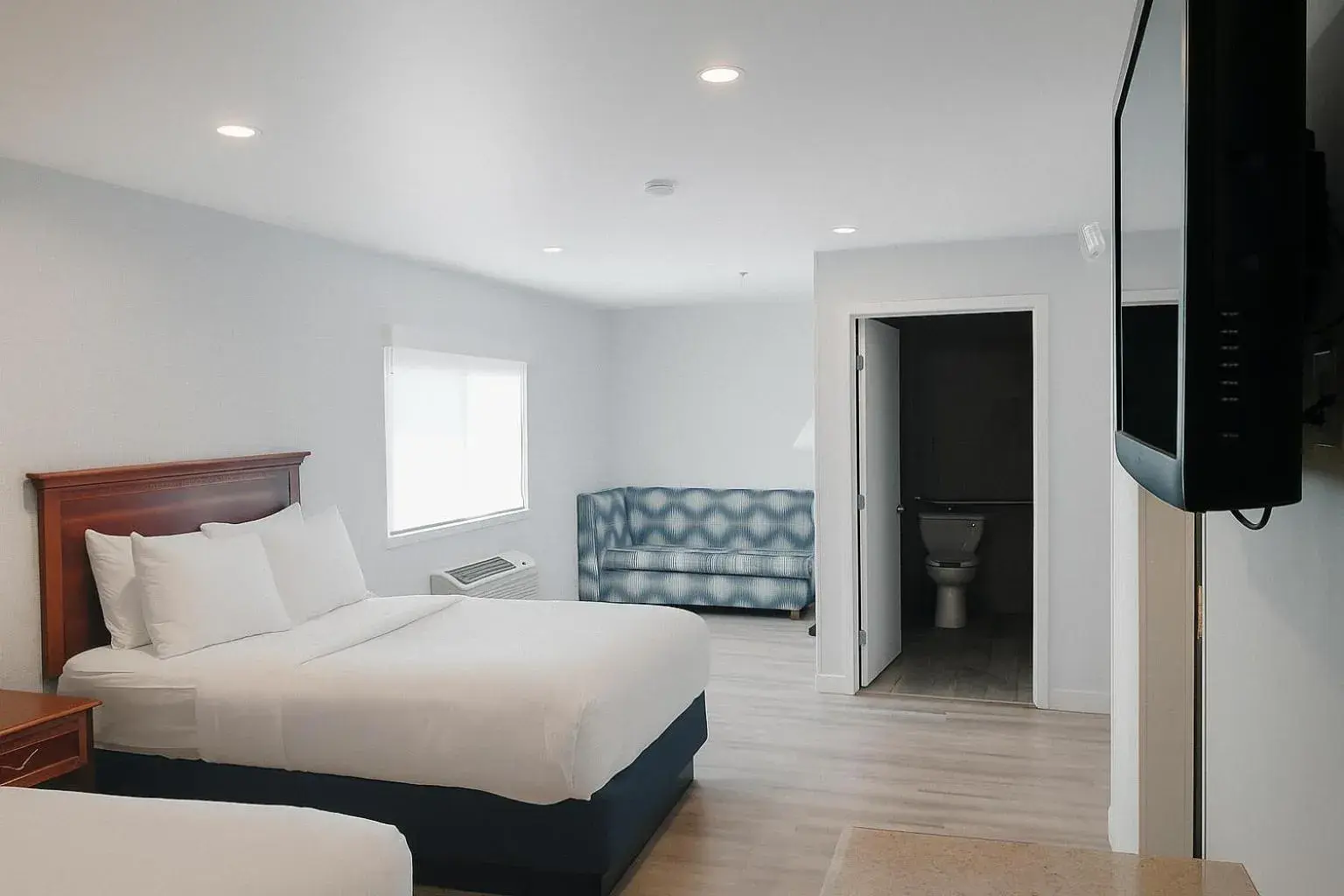 Double Room - Disability Access in Cherry Orchard Inn Double Room - Disability Access in Cherry Orchard Inn