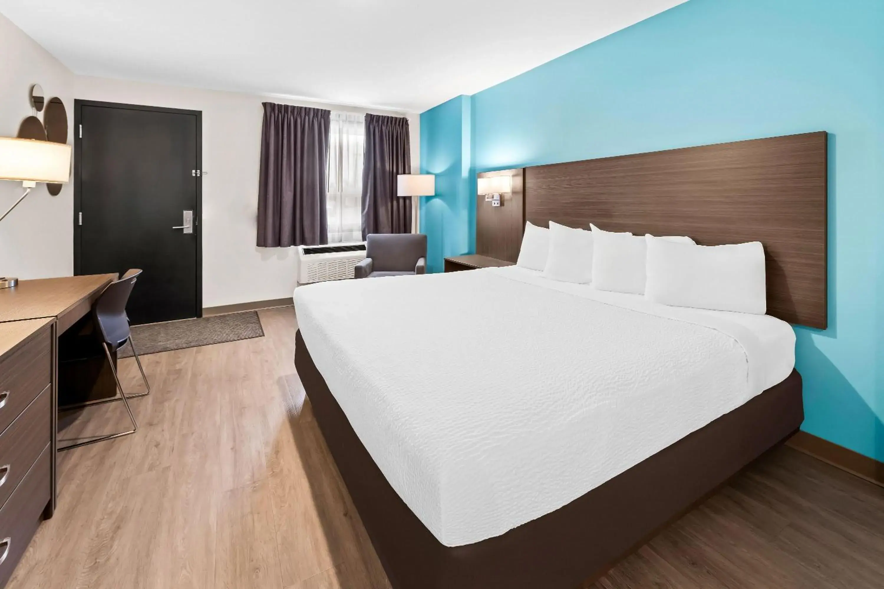 Deluxe King Room - No Pets/Non-Smoking in Howard Johnson by Wyndham Thunder Bay Deluxe King Room - No Pets/Non-Smoking in Howard Johnson by Wyndham Thunder Bay