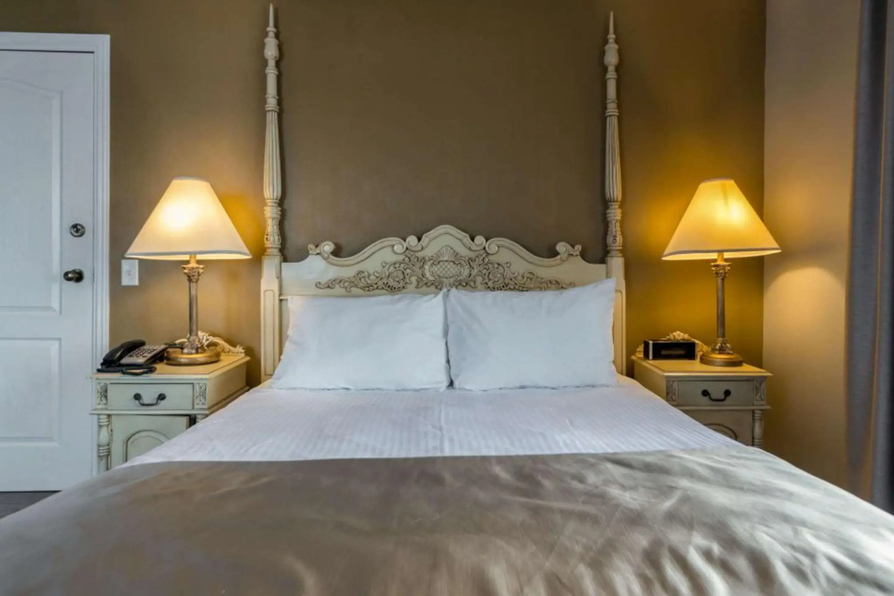 Queen Suite - Non-Smoking in St Christophe Hotel & Spa, an Ascend Collection Hotel Queen Suite - Non-Smoking in St Christophe Hotel & Spa, an Ascend Collection Hotel