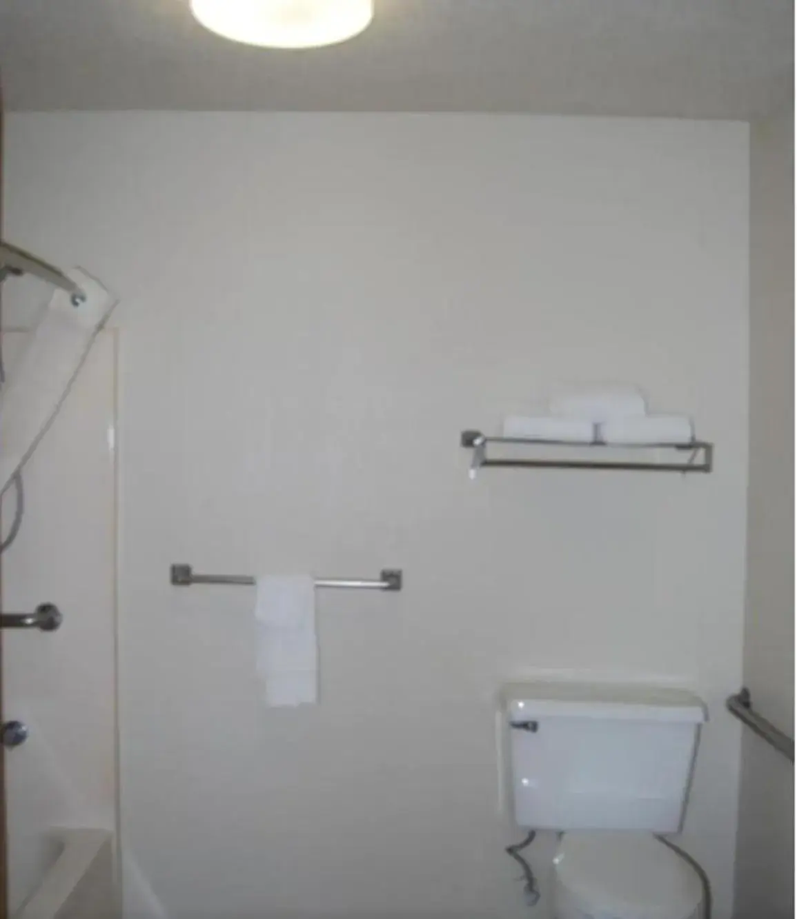 Double or Twin Room - Disability Access in Days Inn by Wyndham Eglin AFB Double or Twin Room - Disability Access in Days Inn by Wyndham Eglin AFB