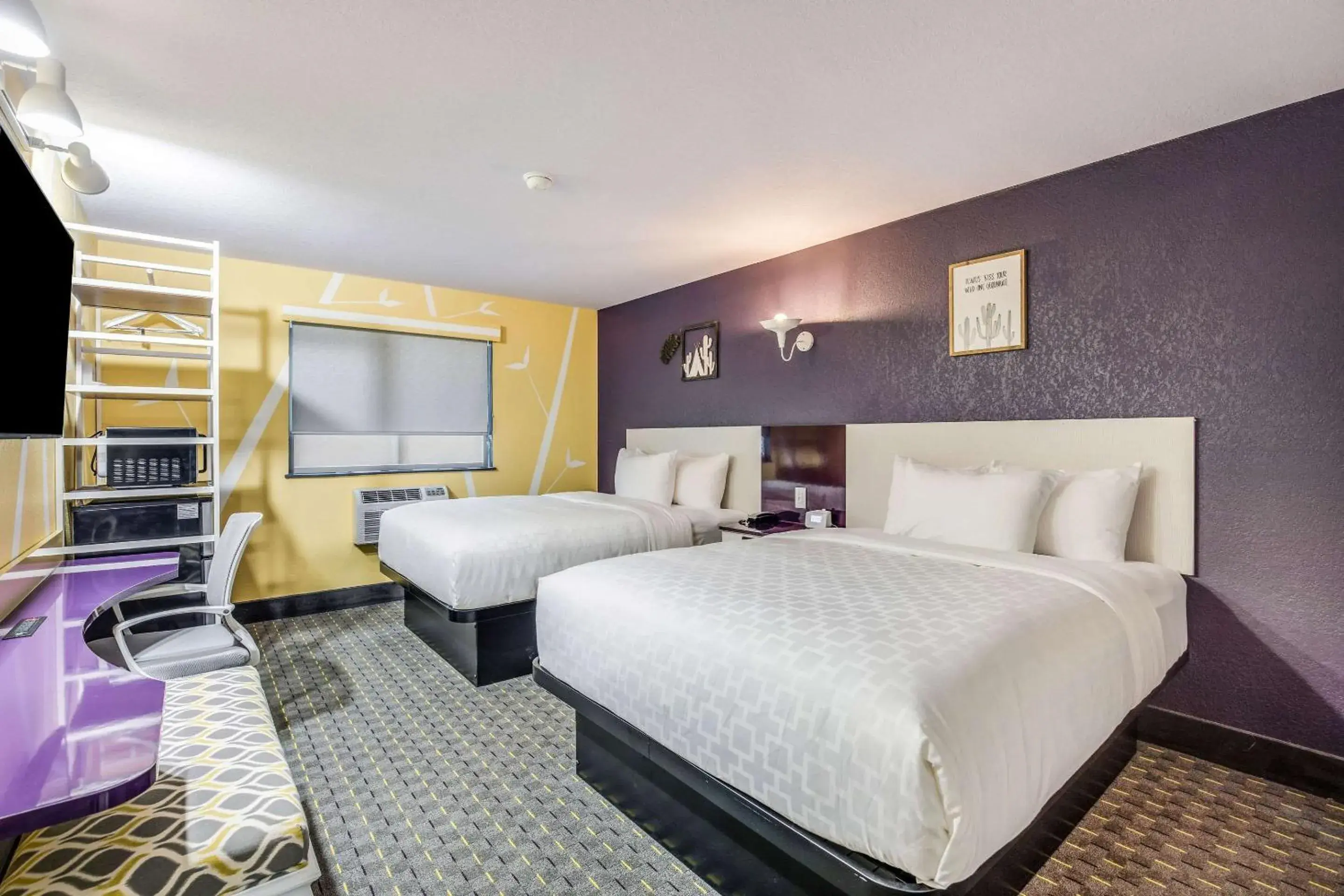 Queen Room with Two Queen Beds and Bathtub - Accessible/Non Smoking in Clarion Pointe Tallahassee-State Capitol Queen Room with Two Queen Beds and Bathtub - Accessible/Non Smoking in Clarion Pointe Tallahassee-State Capitol