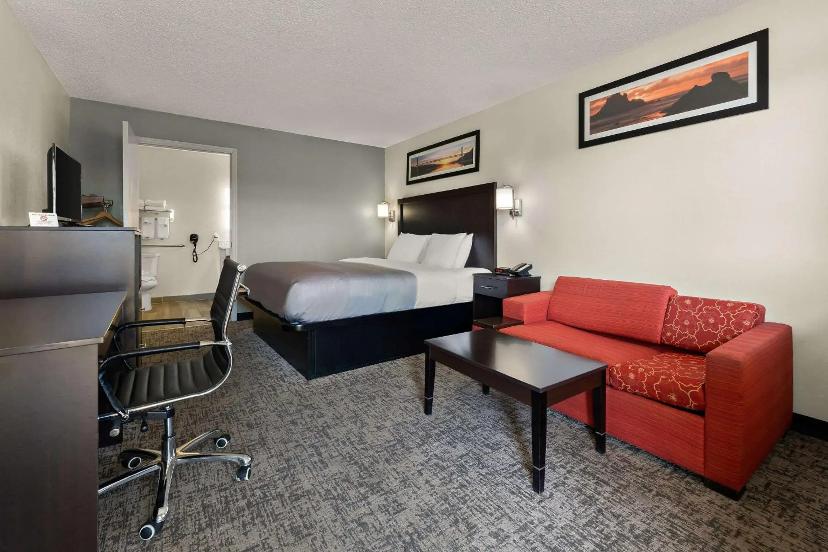 King Room - Accessible/Non-Smoking in Quality Inn & Suites Dublin King Room - Accessible/Non-Smoking in Quality Inn & Suites Dublin