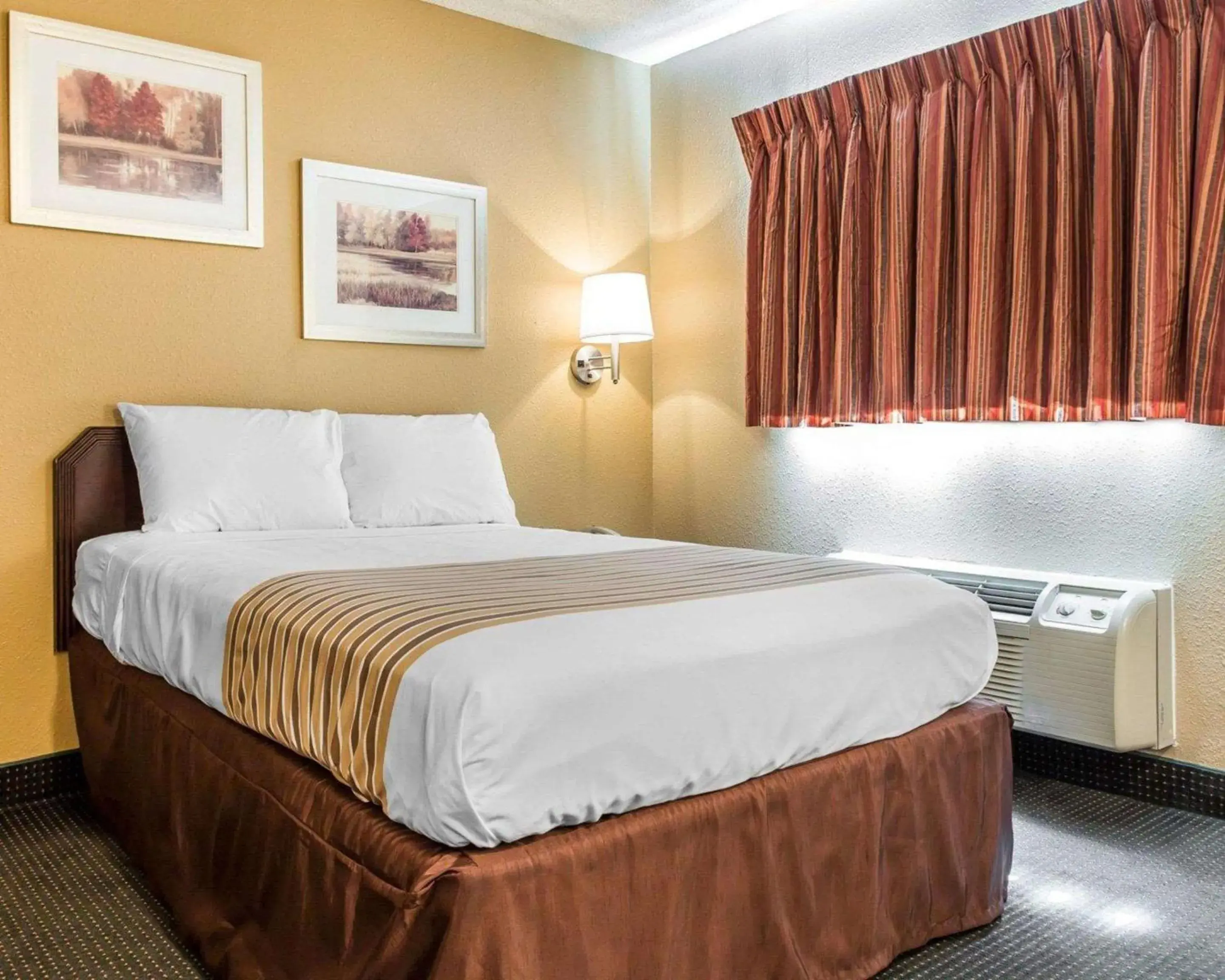 Efficiency Queen Room - Accessible/Non-Smoking in Suburban Studios Kennesaw-Marietta North Efficiency Queen Room - Accessible/Non-Smoking in Suburban Studios Kennesaw-Marietta North