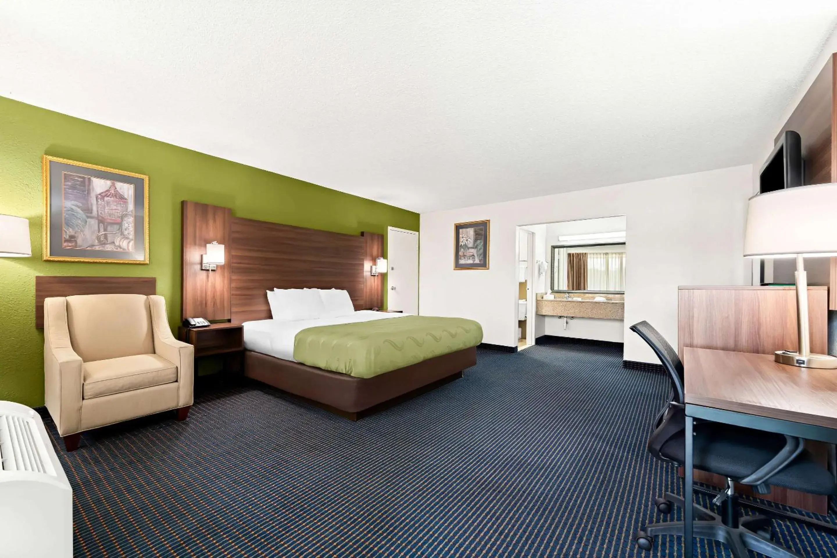 King Room - Smoking in Quality Inn Americus King Room - Smoking in Quality Inn Americus