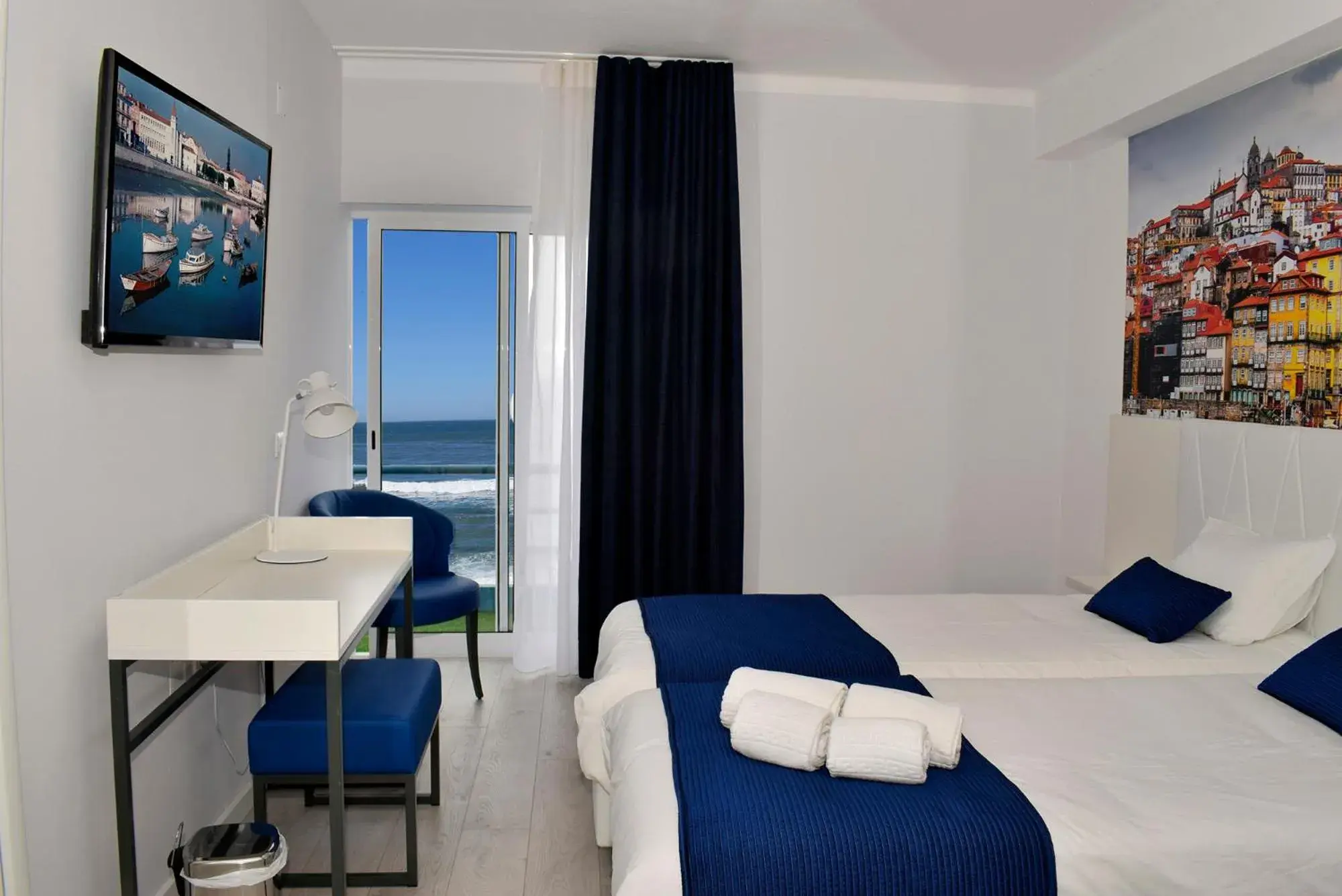 Standard Twin Room with Sea View in THE FOZ Beach Hotel Standard Twin Room with Sea View in THE FOZ Beach Hotel