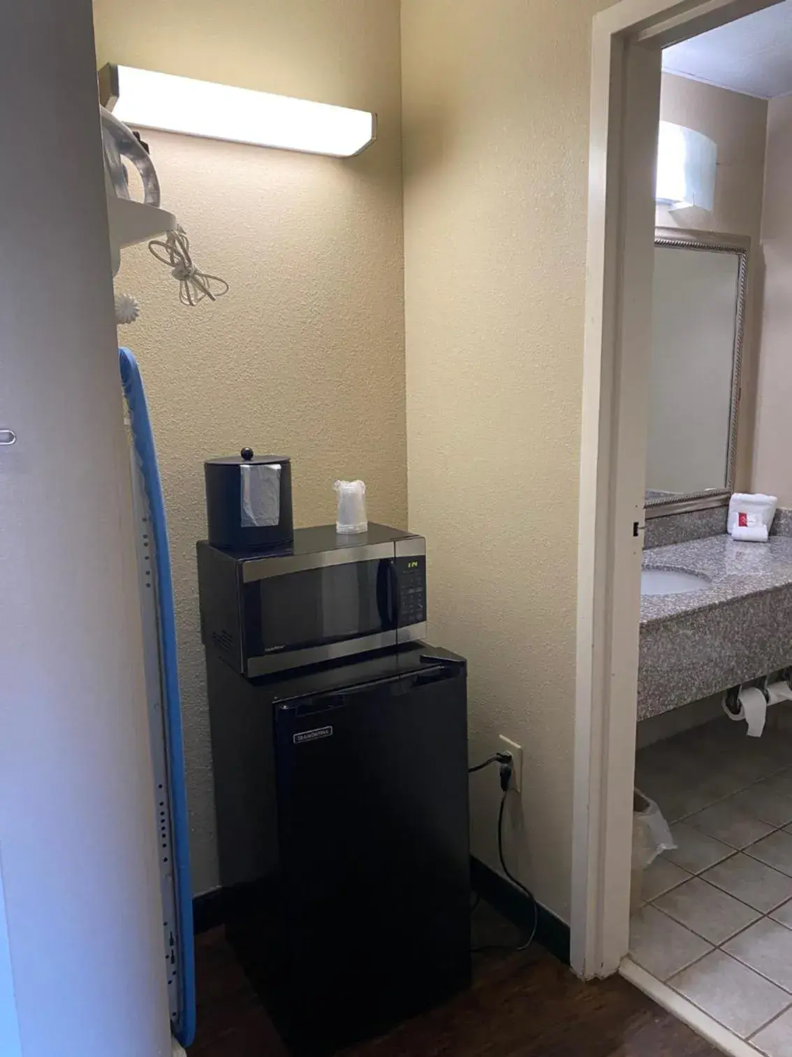 Studio Suite with 1 King Bed Non-Smoking in Baymont by Wyndham Kokomo Studio Suite with 1 King Bed Non-Smoking in Baymont by Wyndham Kokomo