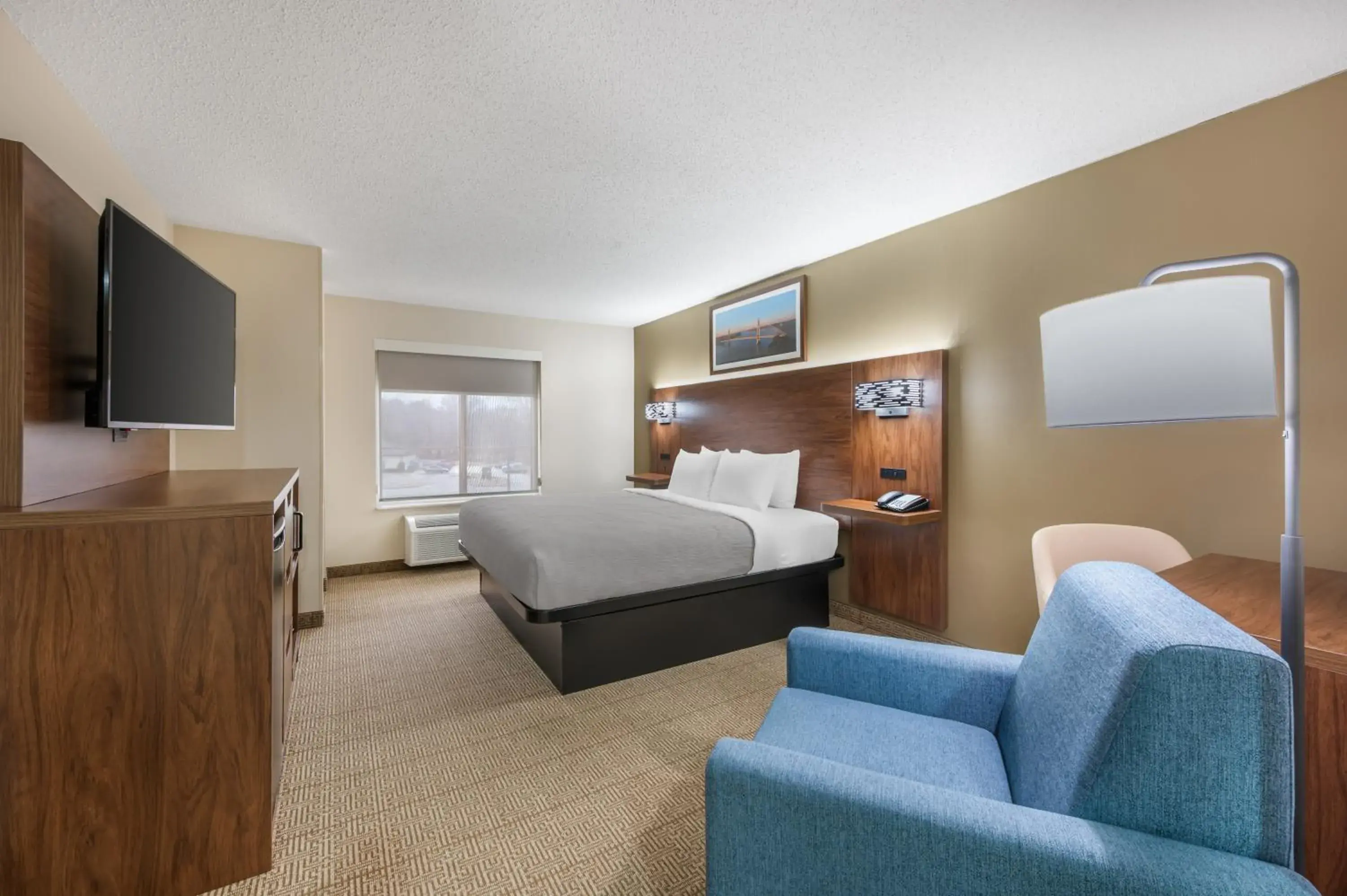 King Room Upper Floor - Accessible/Non-Smoking in Quality Inn & Suites Rockport-Owensboro North GOLD AWARD WINNER King Room Upper Floor - Accessible/Non-Smoking in Quality Inn & Suites Rockport-Owensboro North GOLD AWARD WINNER