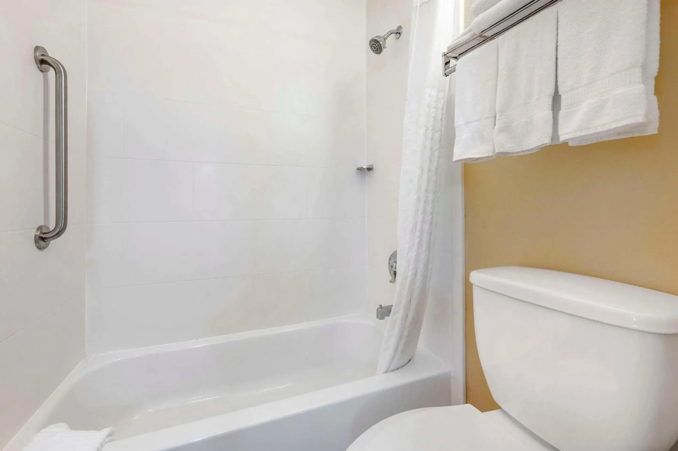 Queen Room with Two Queen Beds in Comfort Inn Queen Room with Two Queen Beds in Comfort Inn