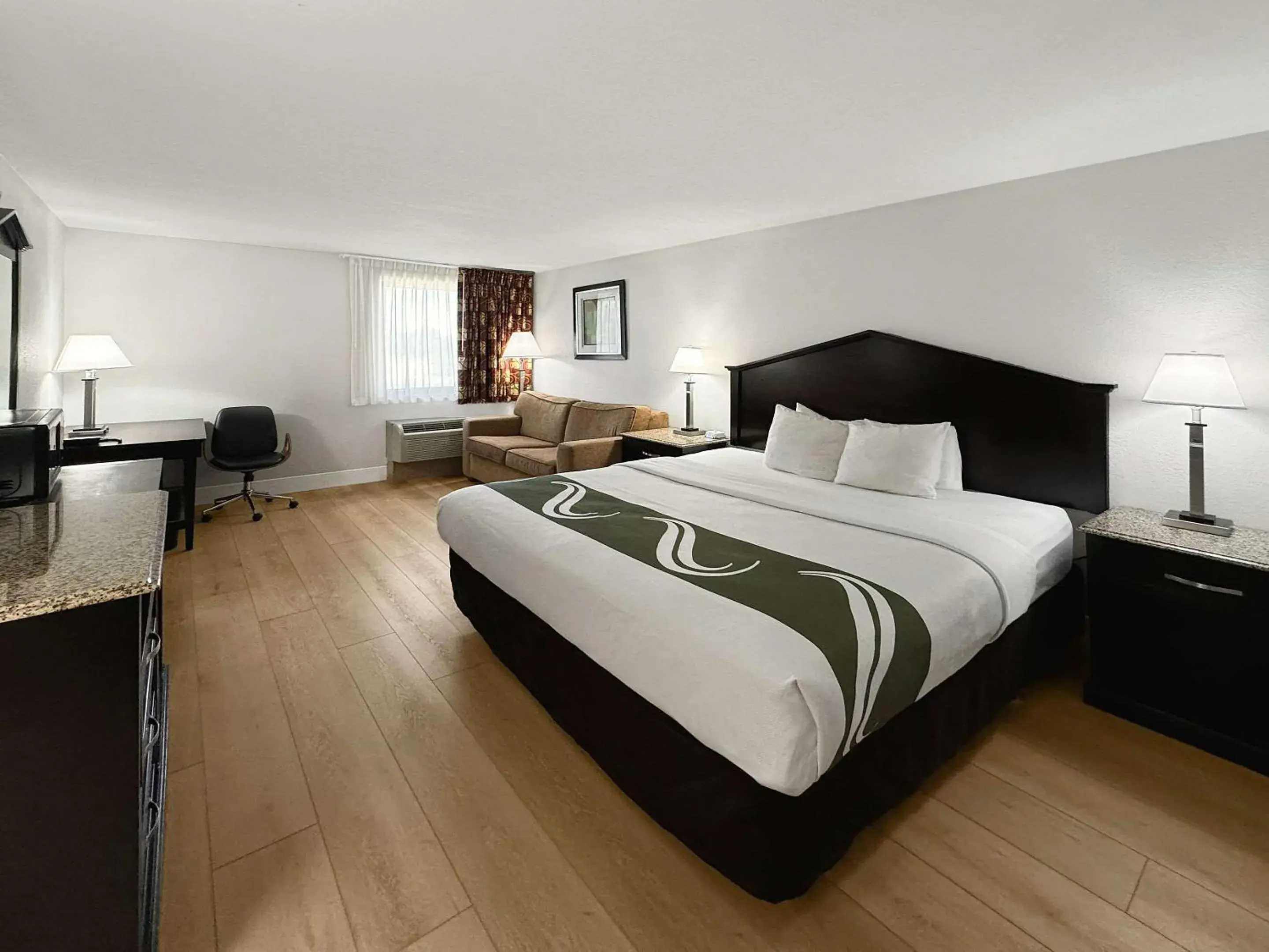 King Room - Non-Smoking in Quality Inn Fort Wayne King Room - Non-Smoking in Quality Inn Fort Wayne