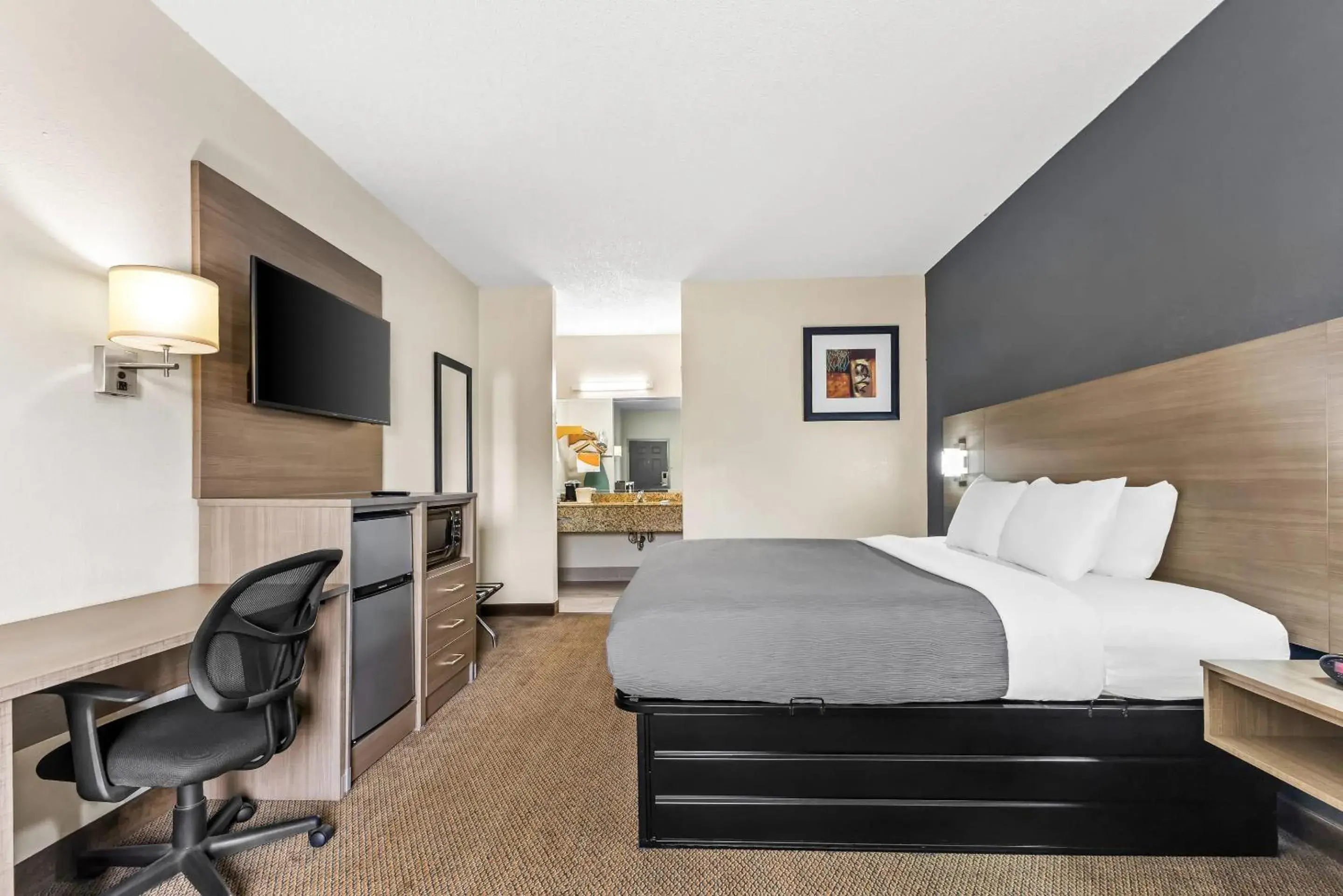 King Room - Smoking in Quality Inn Oak Grove Fort Campbell King Room - Smoking in Quality Inn Oak Grove Fort Campbell