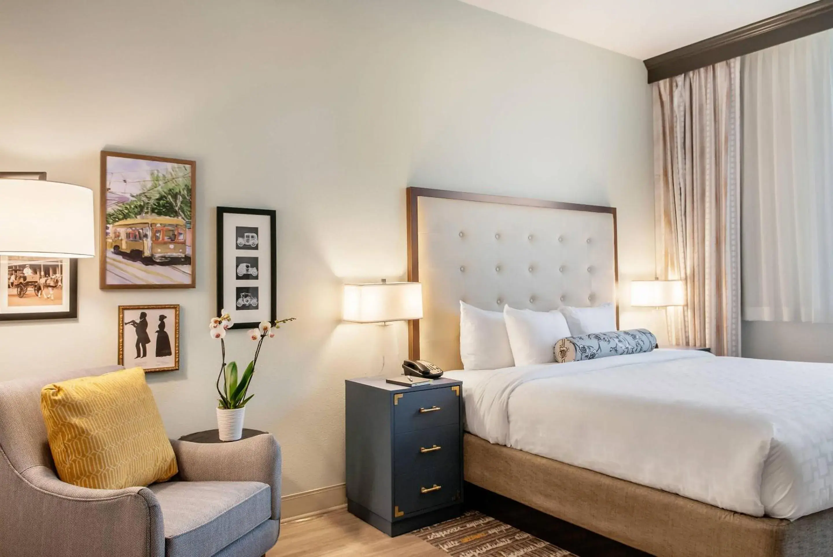 Standard King Room - Non-Smoking in St Charles Coach House, an Ascend Collection Hotel Standard King Room - Non-Smoking in St Charles Coach House, an Ascend Collection Hotel