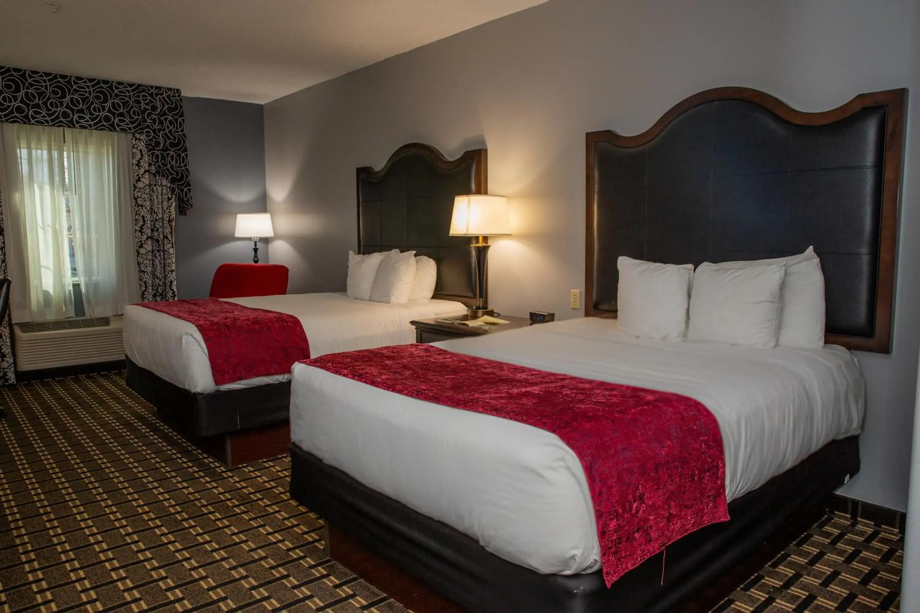 Queen Room with Two Queen Beds - Accessible/Non-Smoking in Evangeline Downs Hotel, an Ascend Collection Hotel Queen Room with Two Queen Beds - Accessible/Non-Smoking in Evangeline Downs Hotel, an Ascend Collection Hotel