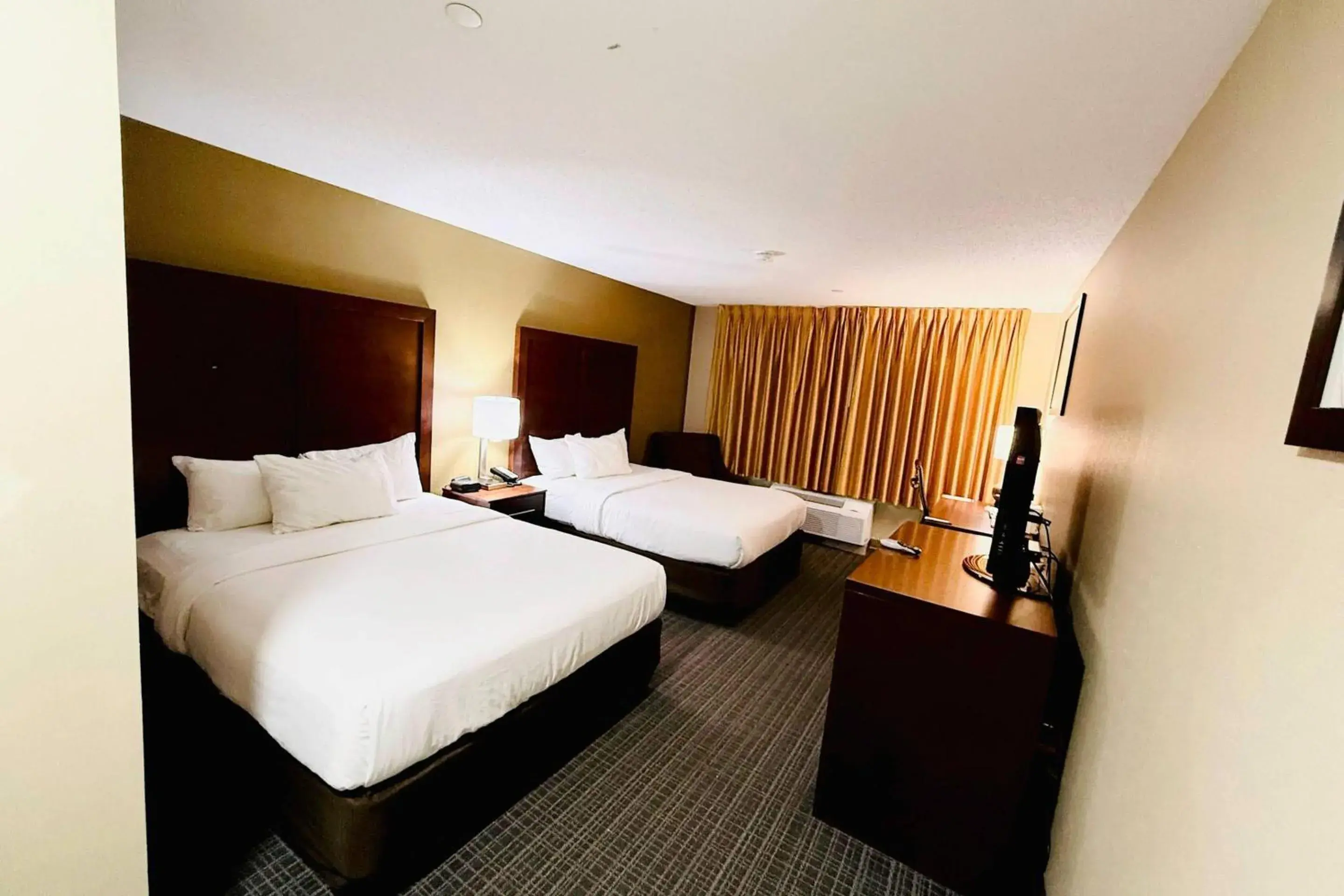 Queen Room with Two Queen Beds in Comfort Inn & Suites Scarborough-Portland Queen Room with Two Queen Beds in Comfort Inn & Suites Scarborough-Portland