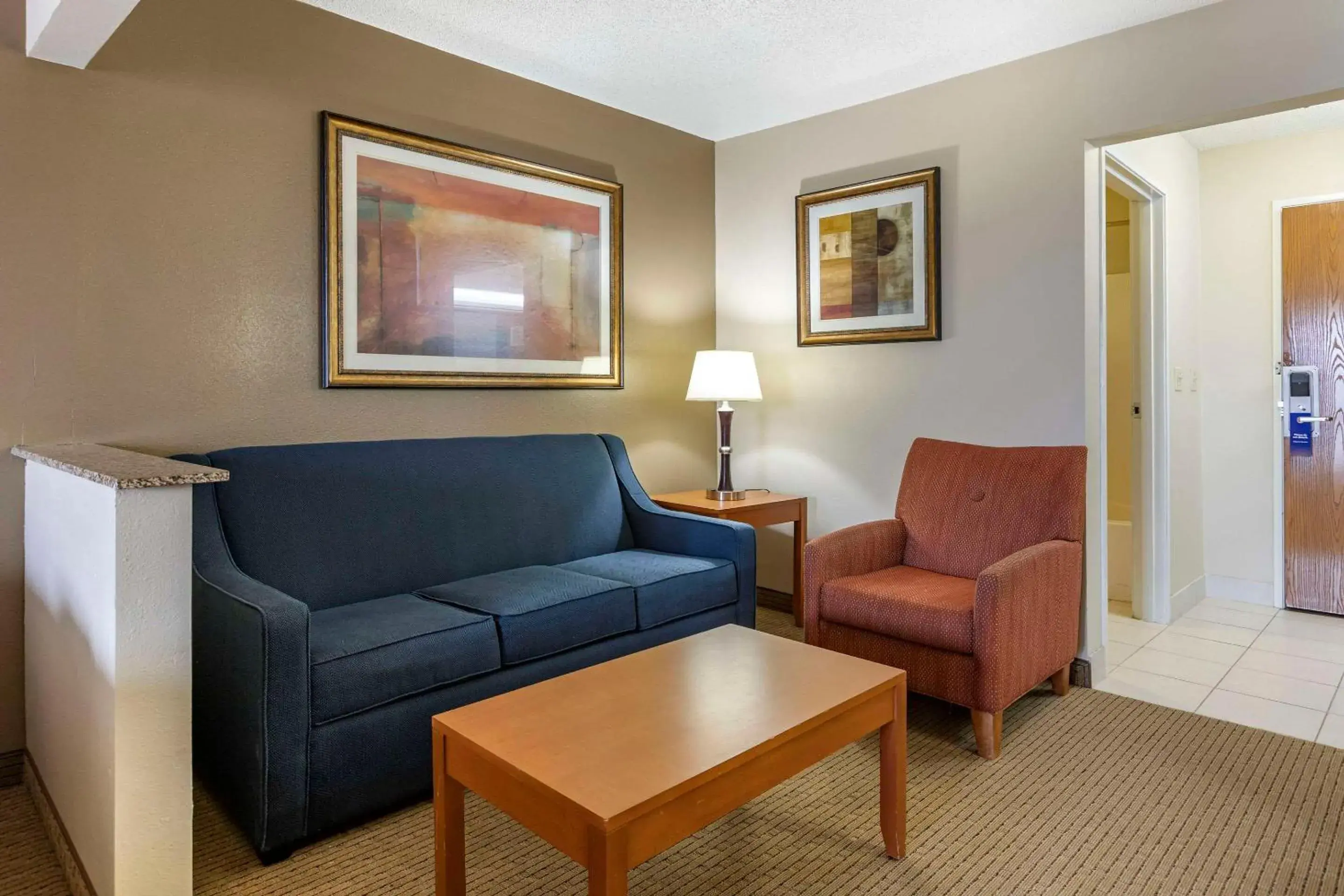 Queen Suite with Two Queen Beds and Whirlpool - Non-Smoking in Comfort Suites Auburn Hills-Detroit Queen Suite with Two Queen Beds and Whirlpool - Non-Smoking in Comfort Suites Auburn Hills-Detroit