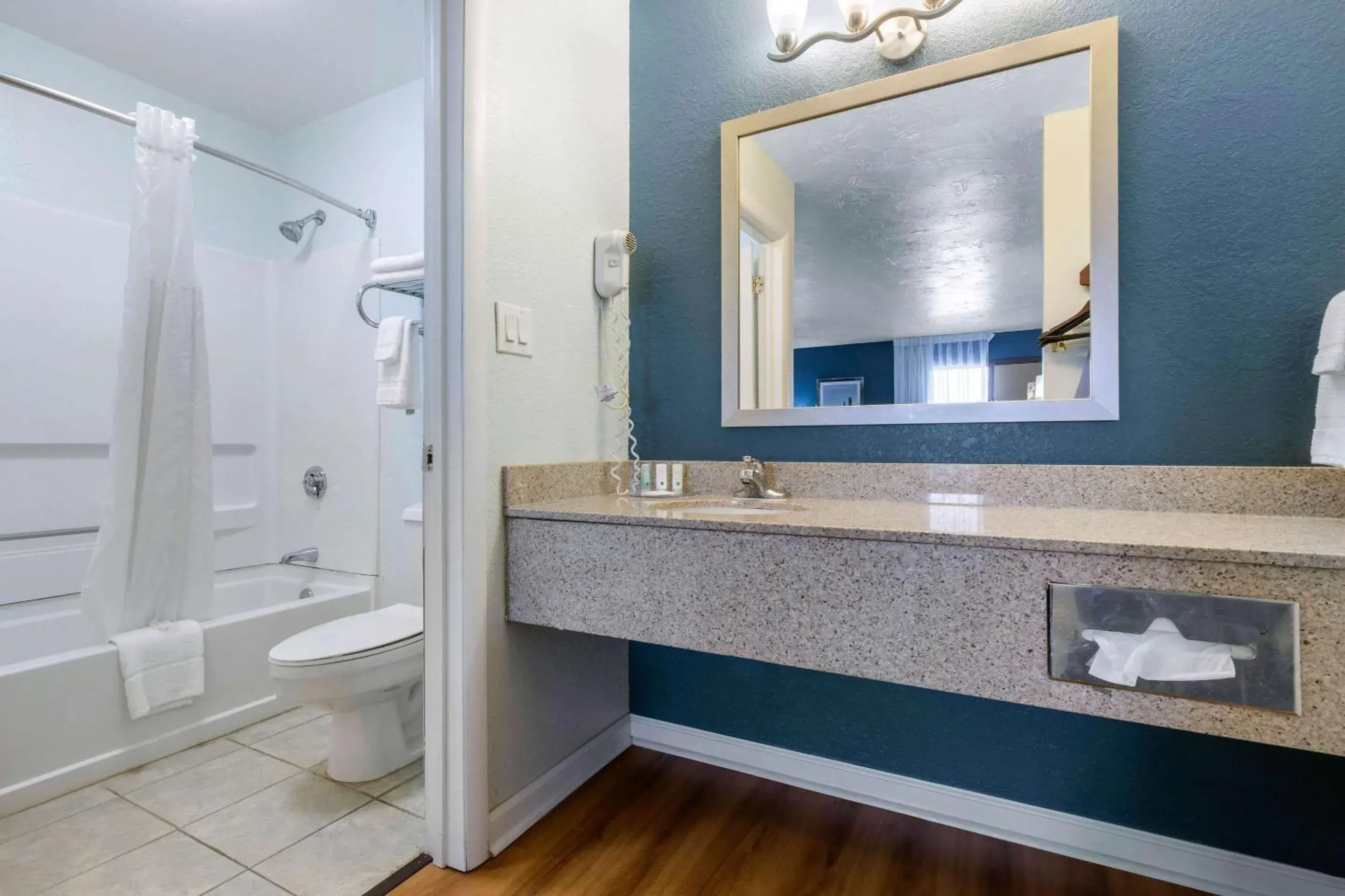 Double Room with Two Double Beds - Non-Smoking/Ground Floor in Quality Inn Carolina Oceanfront Double Room with Two Double Beds - Non-Smoking/Ground Floor in Quality Inn Carolina Oceanfront