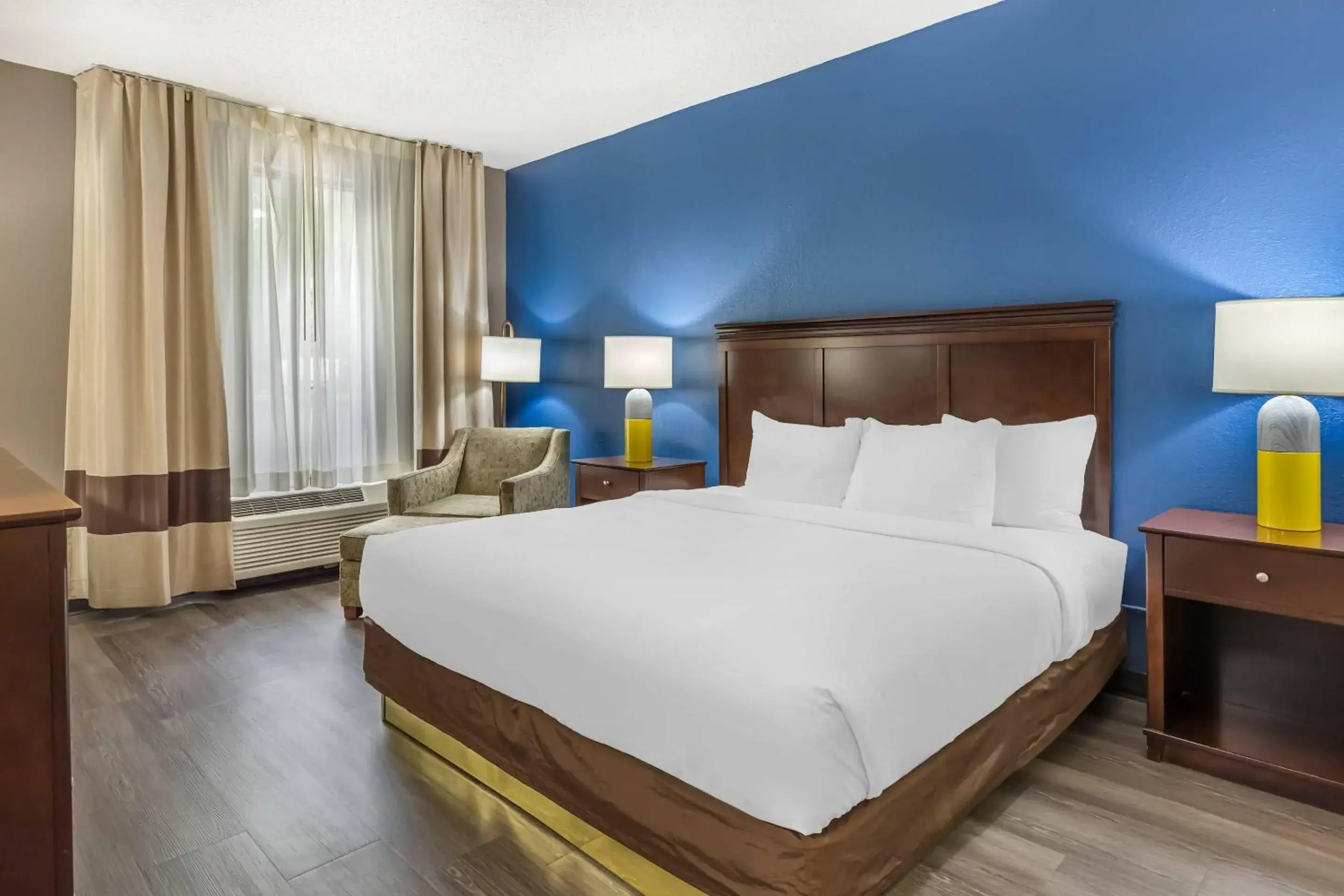 King Room - Non-Smoking in Comfort Inn Pinehurst - Southern Pines King Room - Non-Smoking in Comfort Inn Pinehurst - Southern Pines