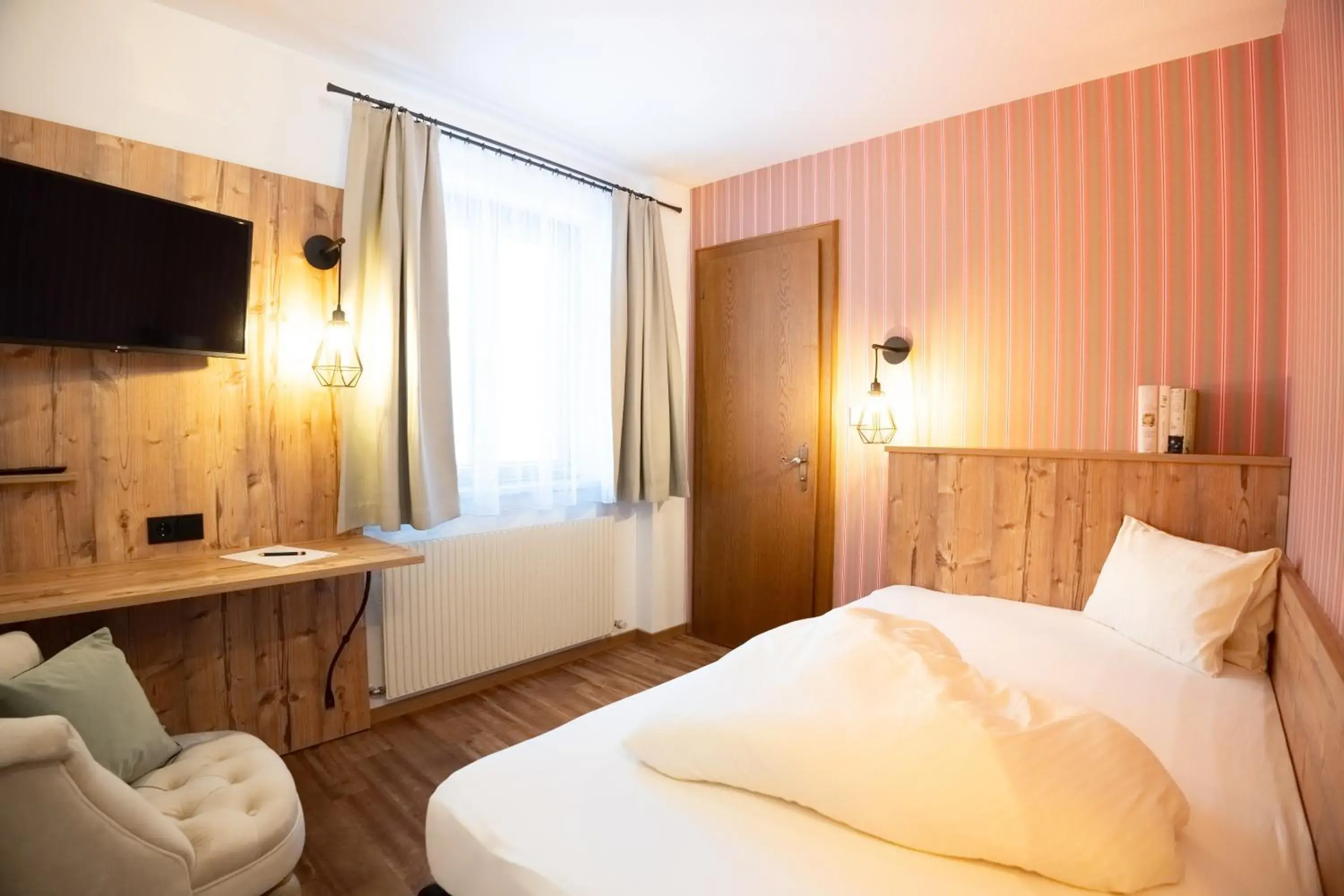 Single Room in Hotel Krone Tirol Single Room in Hotel Krone Tirol