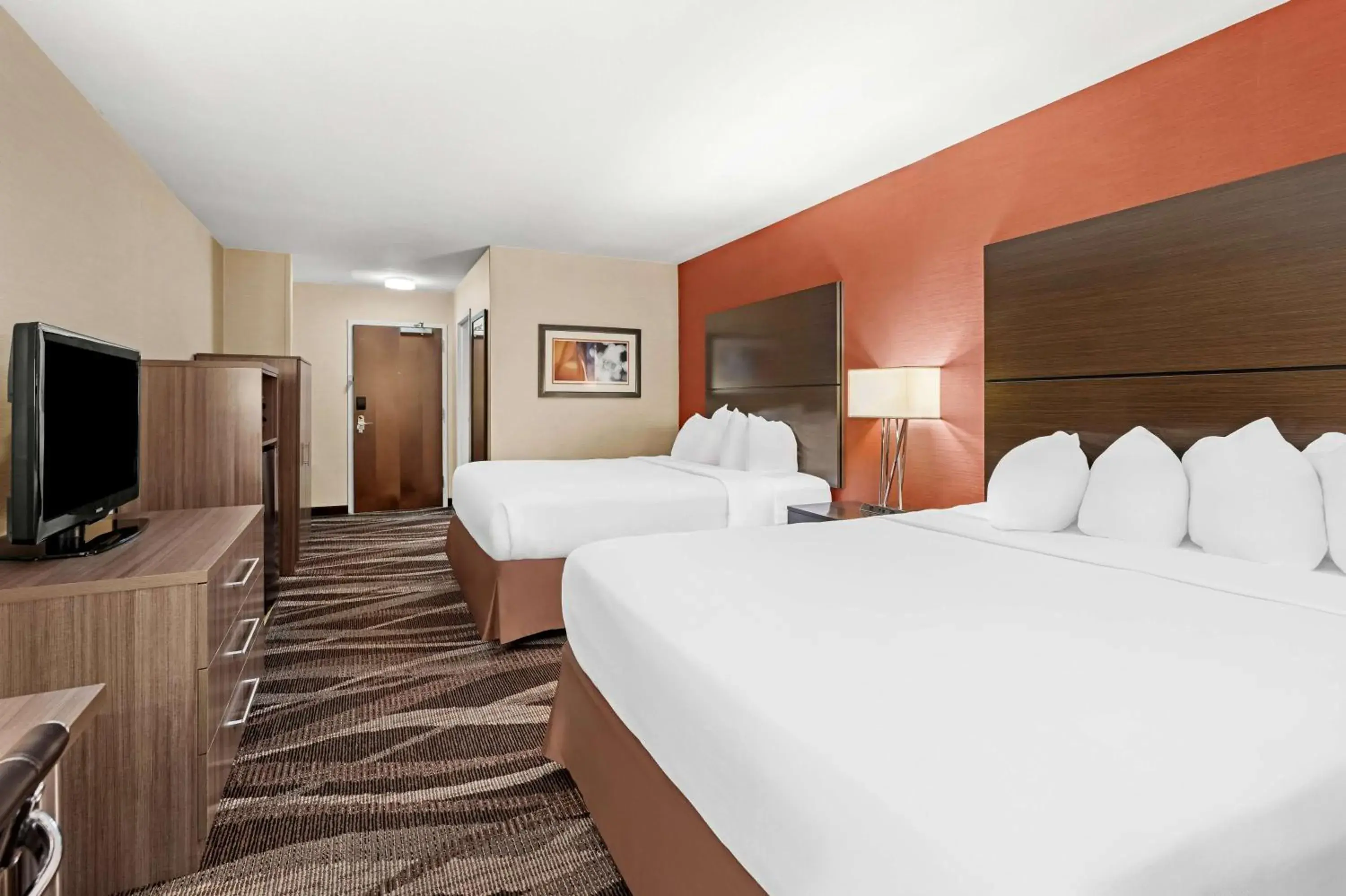 Queen Room with Two Queen Beds in Best Western Maple City Inn Queen Room with Two Queen Beds in Best Western Maple City Inn