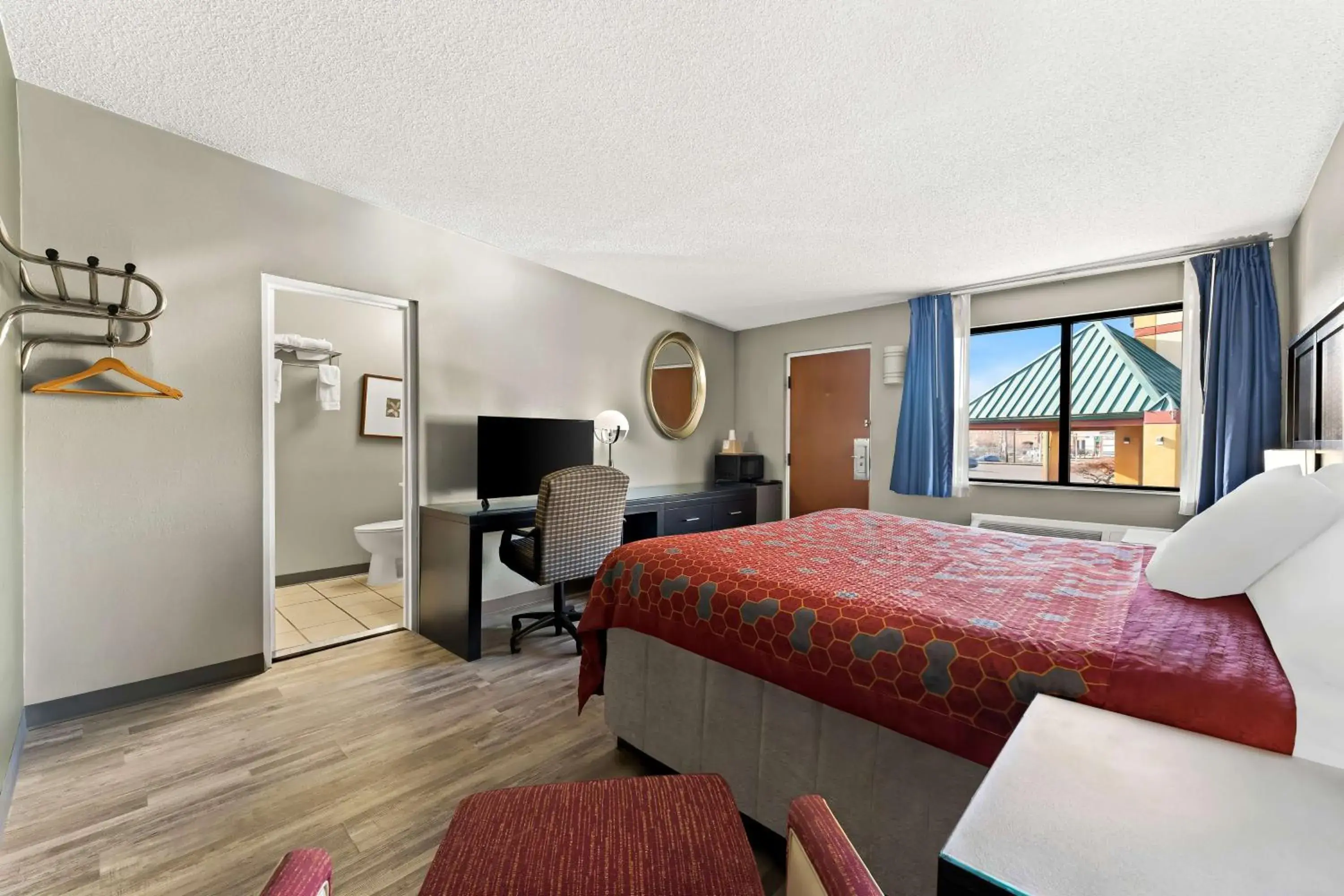 King Room - Non-Smoking in Knights Inn Montgomeryville King Room - Non-Smoking in Knights Inn Montgomeryville