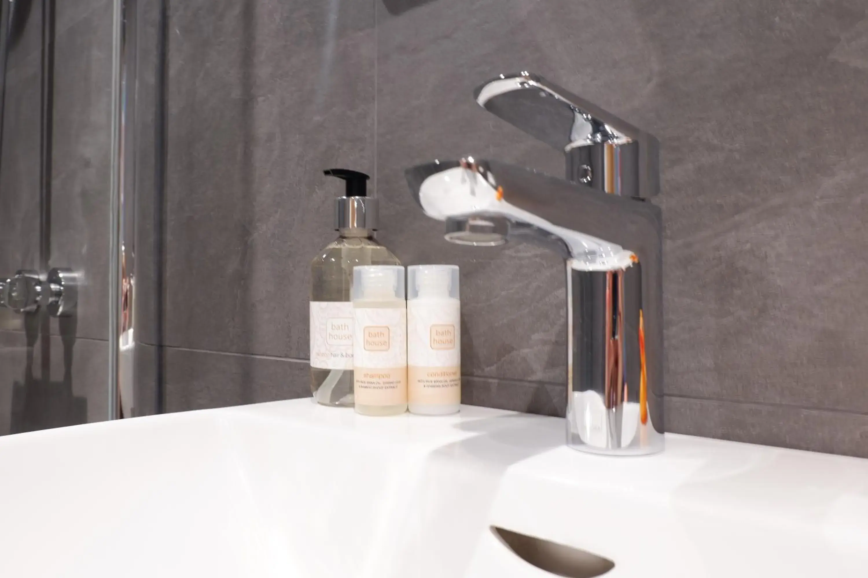 Superior King Room in The New Inn Superior King Room in The New Inn