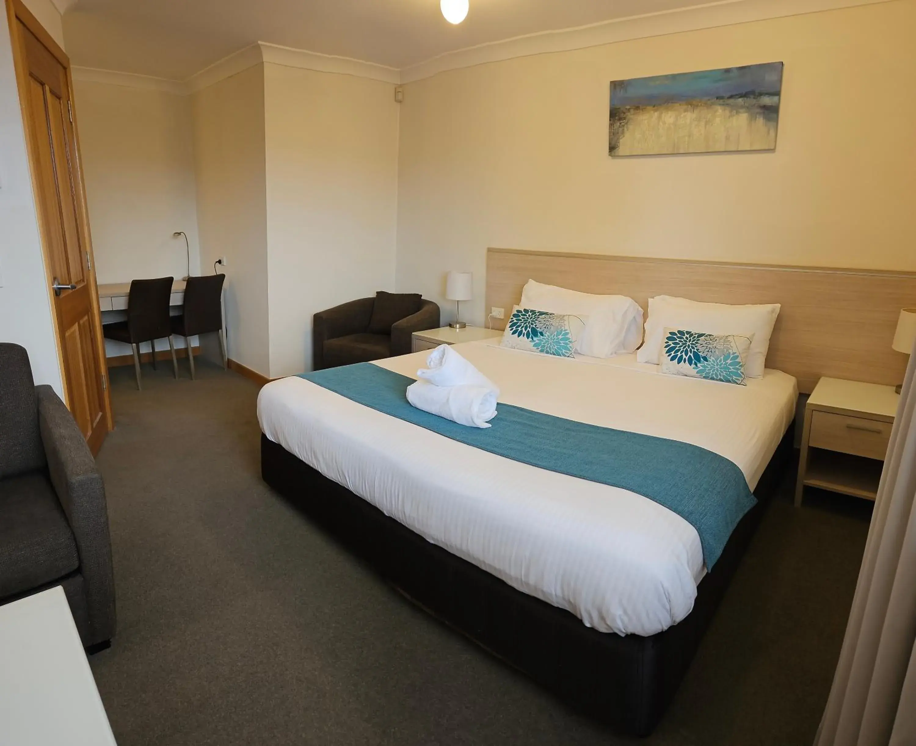 Deluxe One-Bedroom Townhouse in Copacabana Shores Deluxe One-Bedroom Townhouse in Copacabana Shores