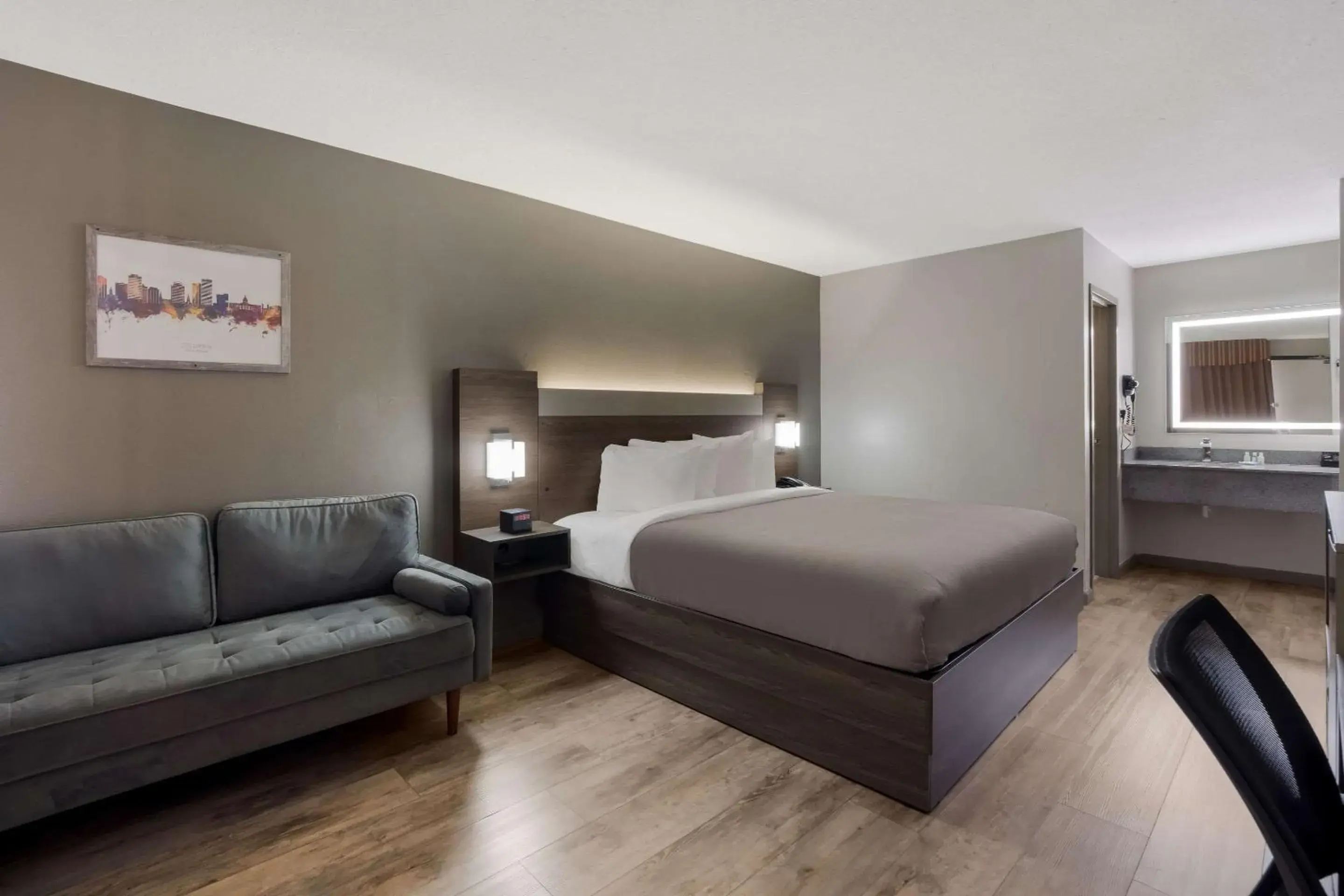 King Room - Smoking in Quality Inn Fort Jackson King Room - Smoking in Quality Inn Fort Jackson