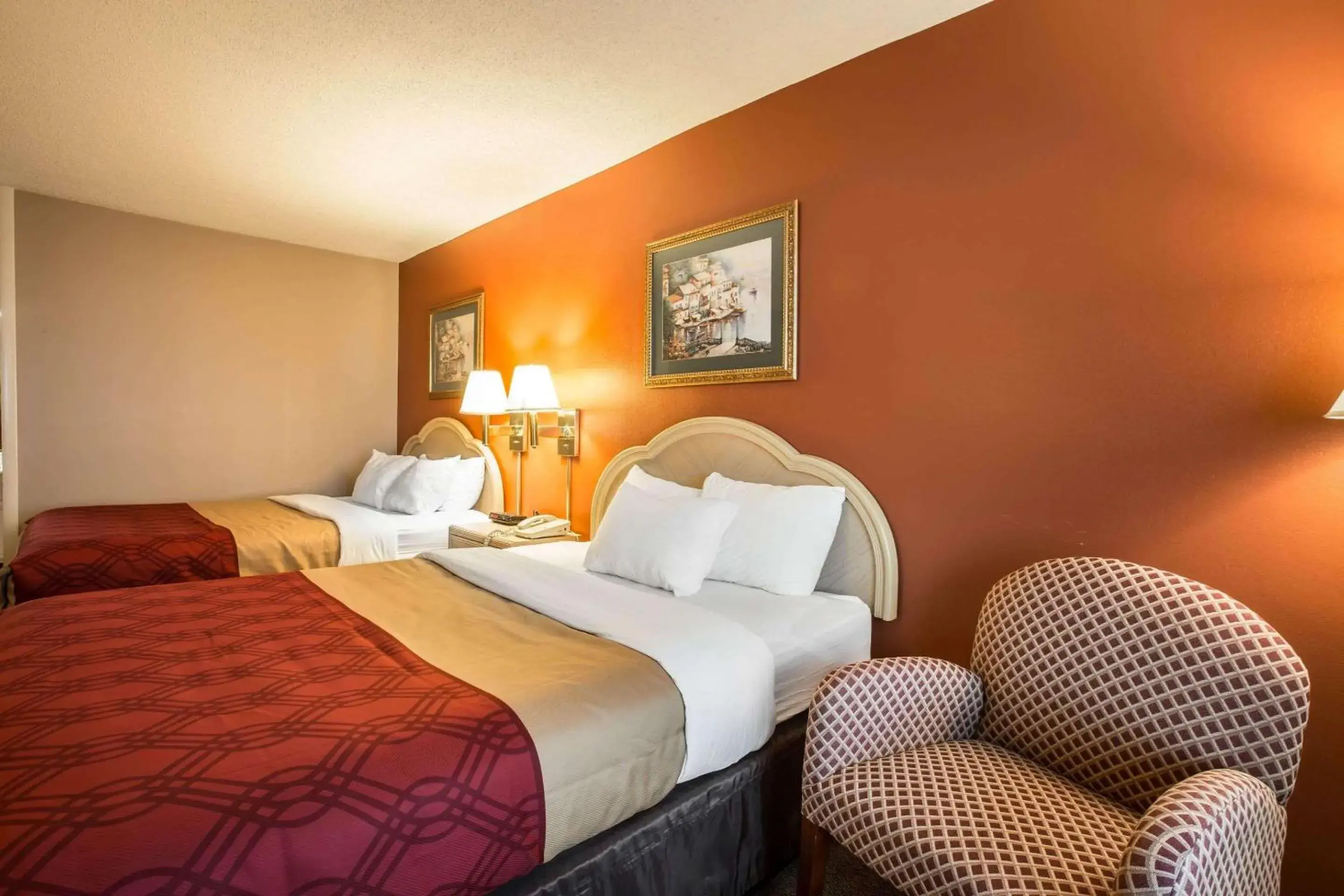 Double Room with Two Double Beds - Non-Smoking in Greeneville Inn And Suites Double Room with Two Double Beds - Non-Smoking in Greeneville Inn And Suites
